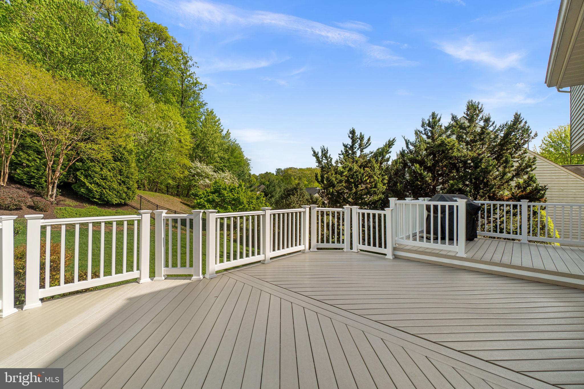 CRESTWOOD - Residential