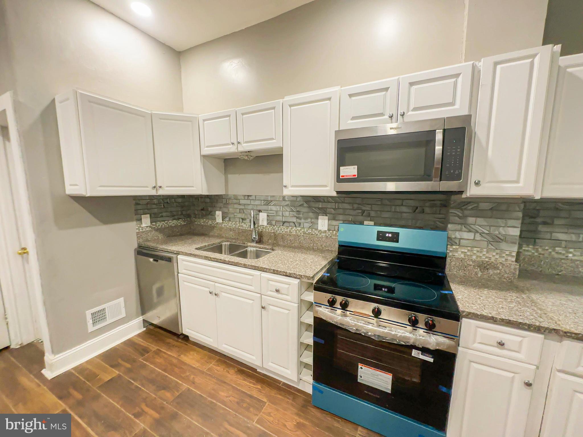 MIDTOWN EDMONDSON - Residential