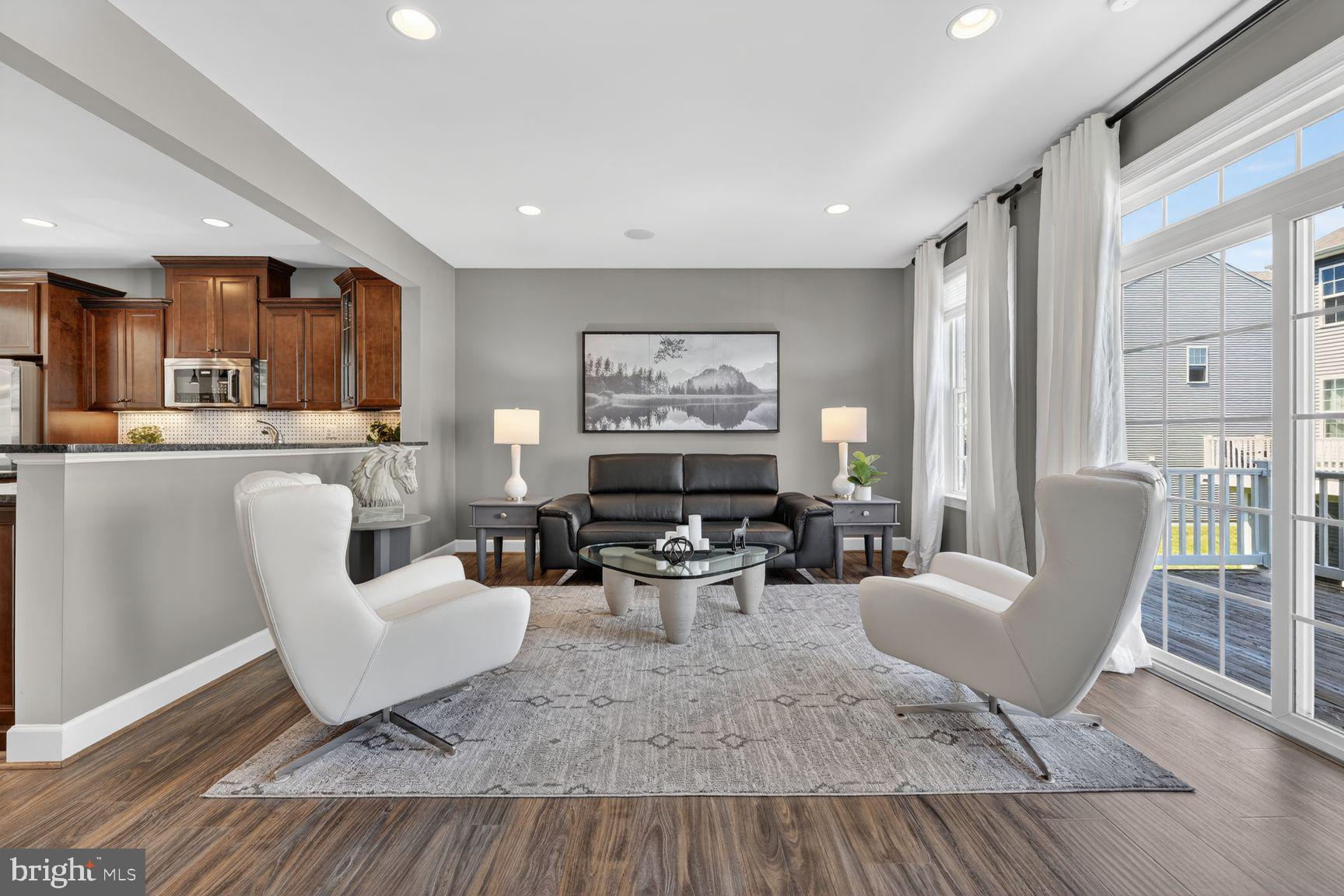 BRADLEY SQUARE - Residential
