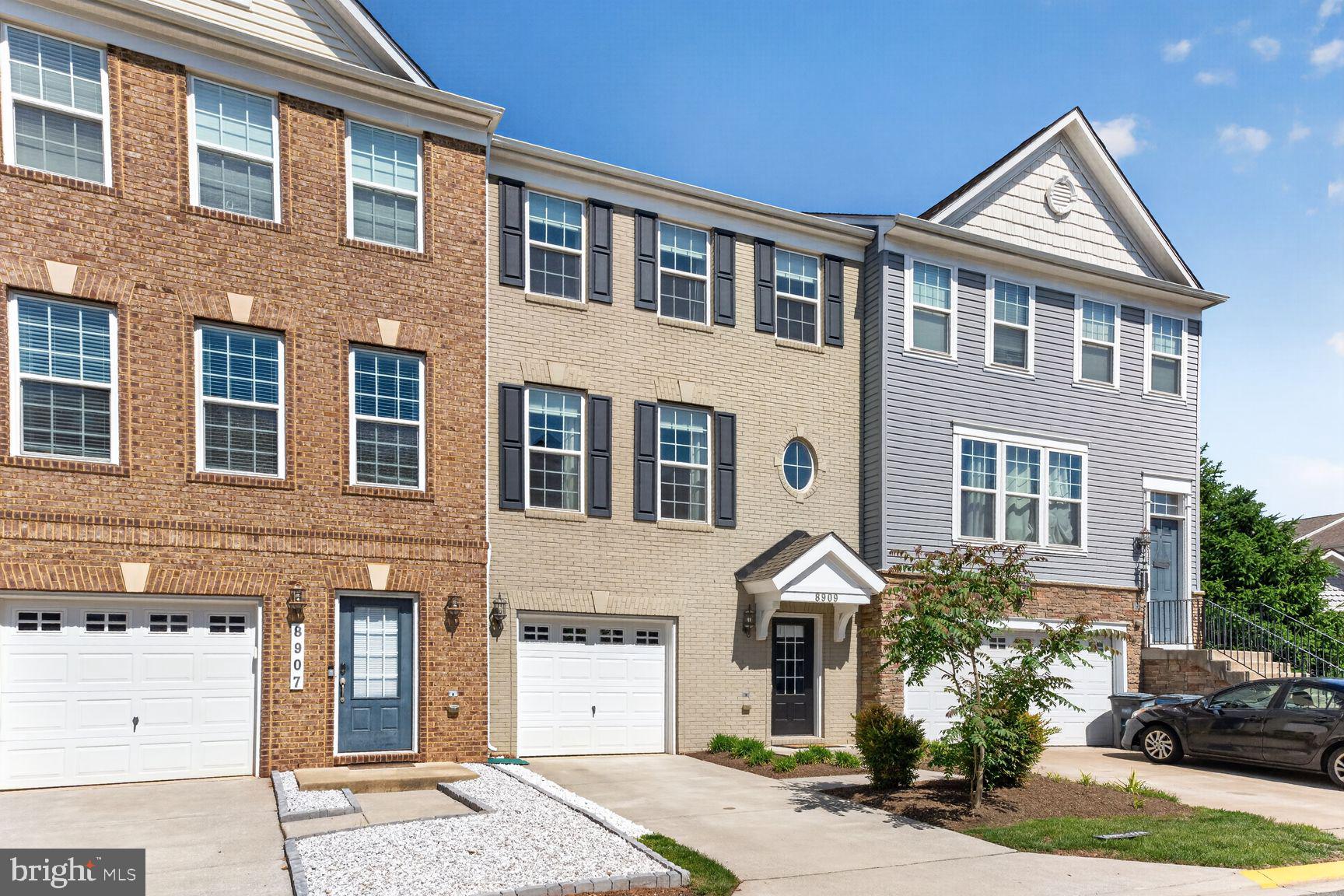 BRADLEY SQUARE - Residential
