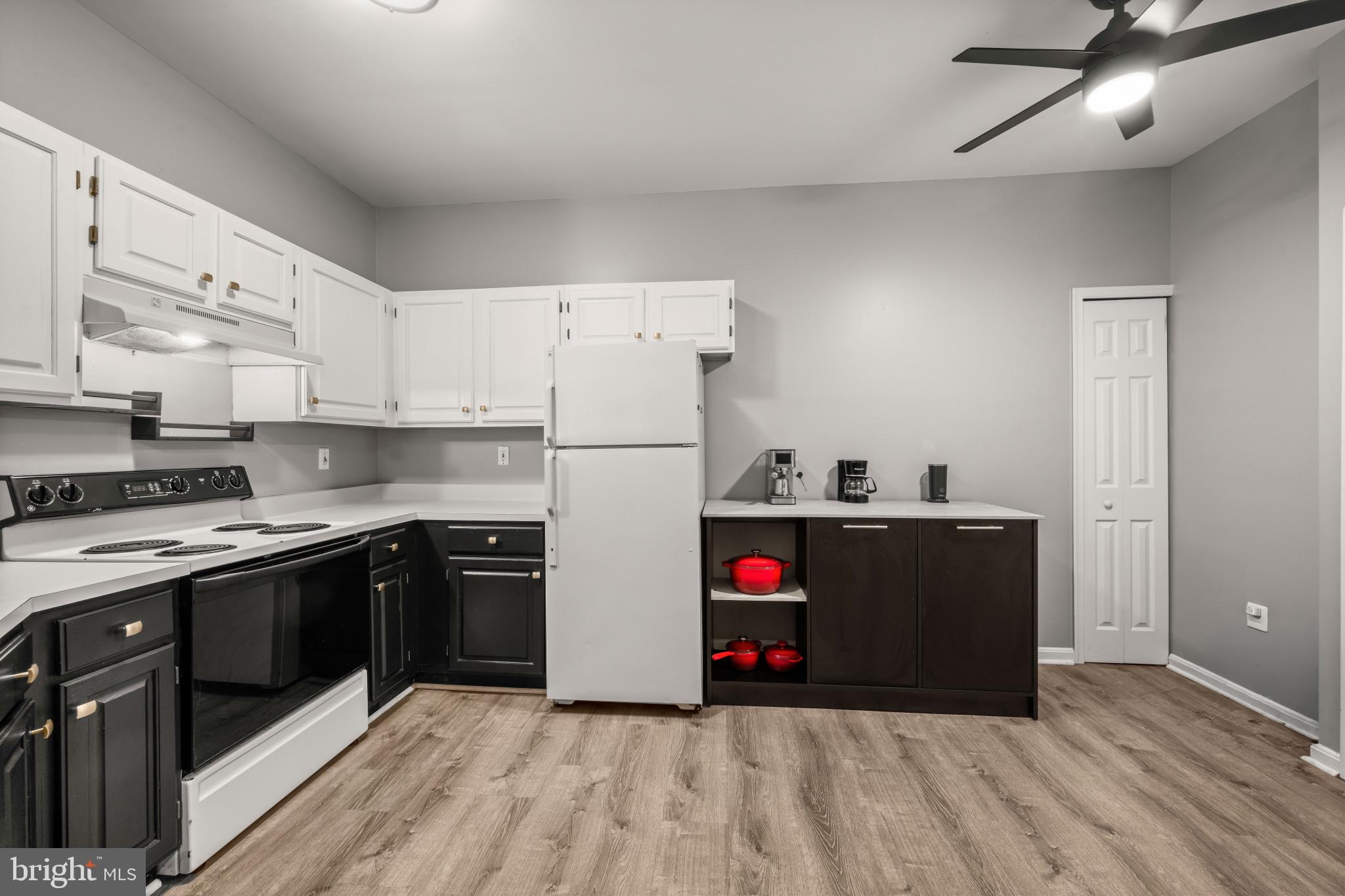 CEDAR GROVE AT CROFTON - Residential