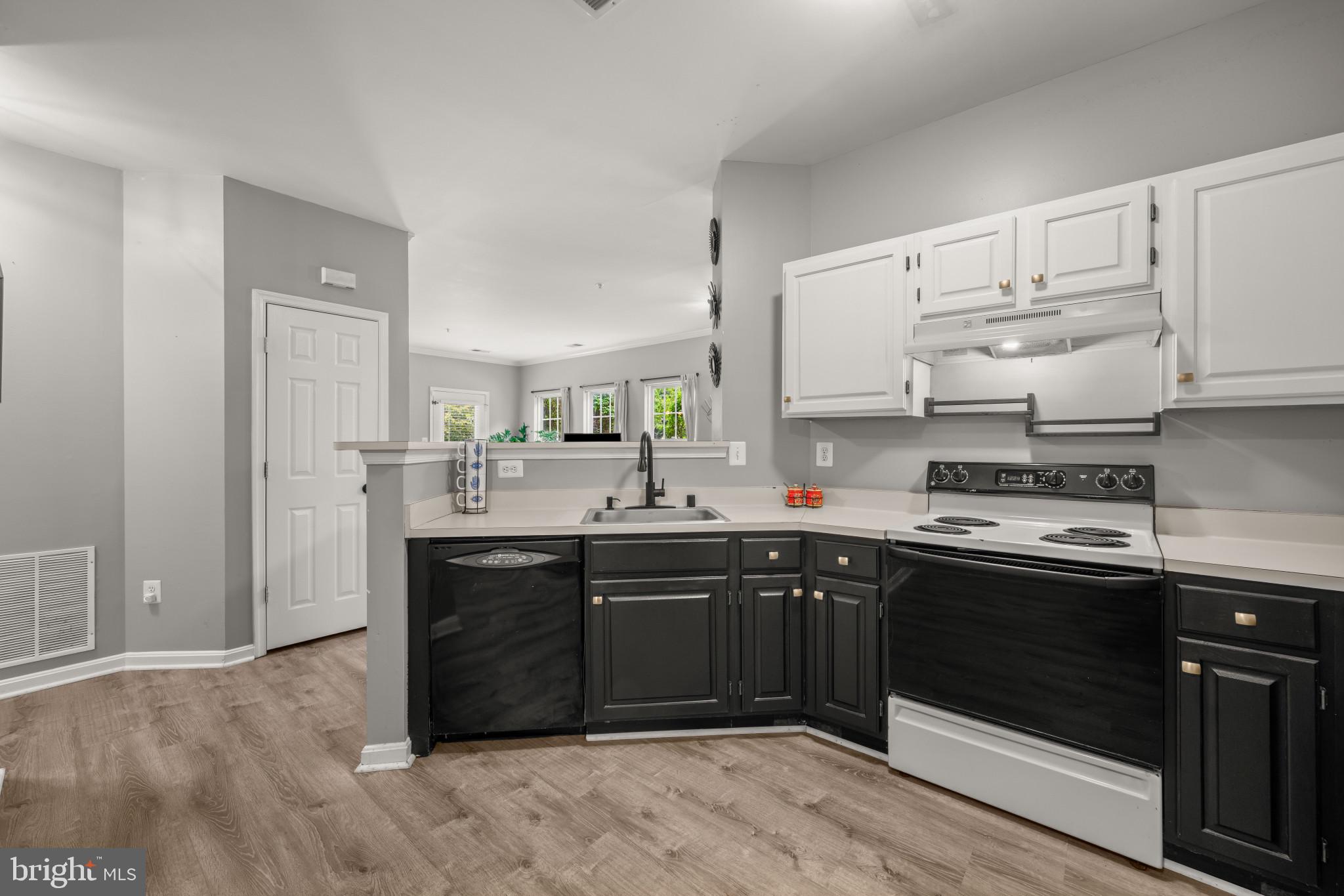 CEDAR GROVE AT CROFTON - Residential