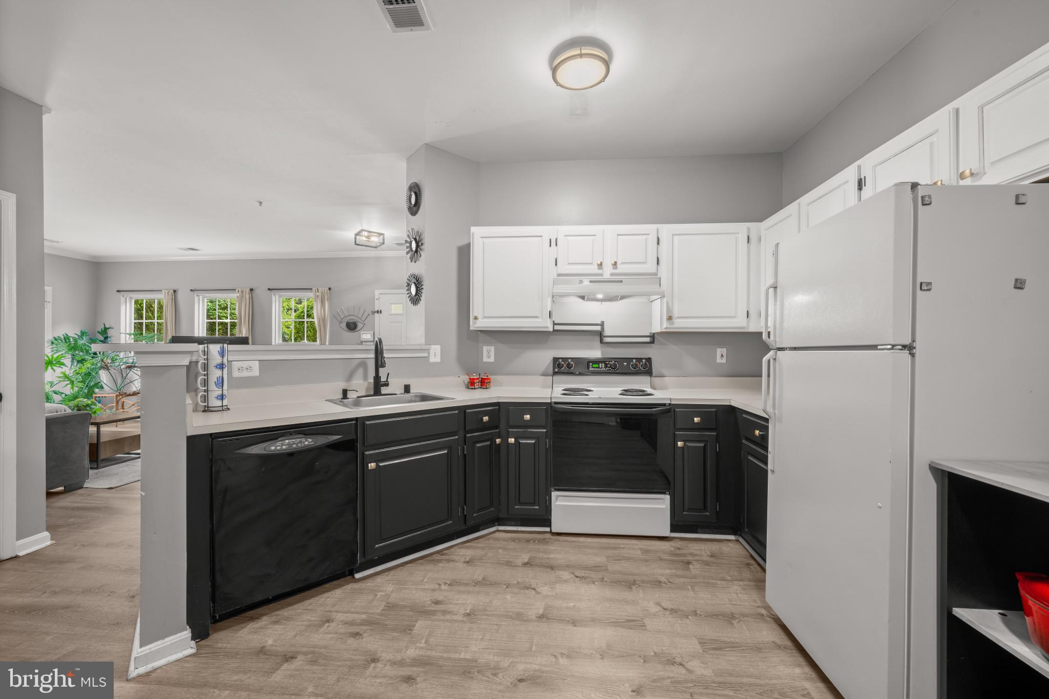 CEDAR GROVE AT CROFTON - Residential