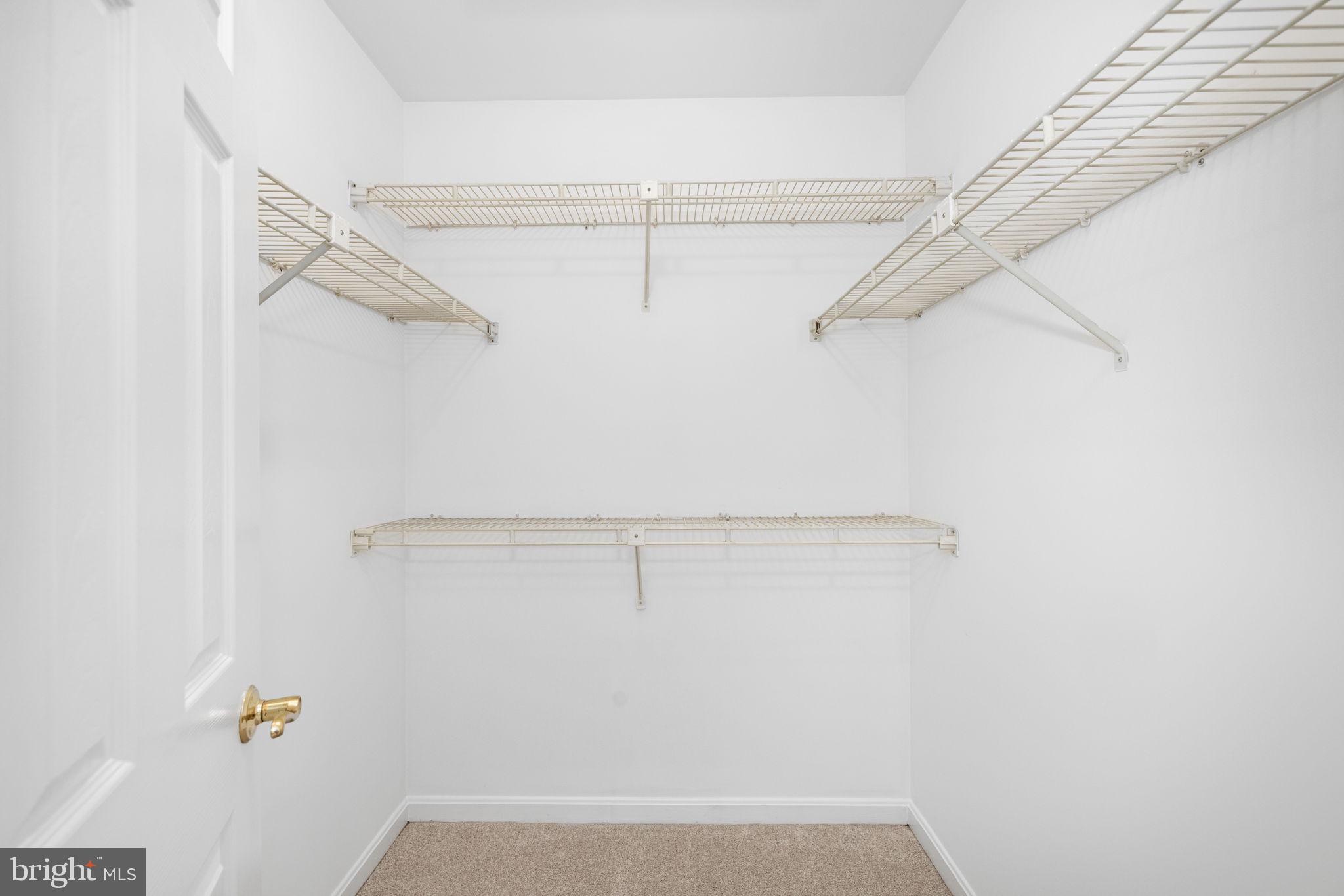 LONGWOOD KNOLLS - Residential