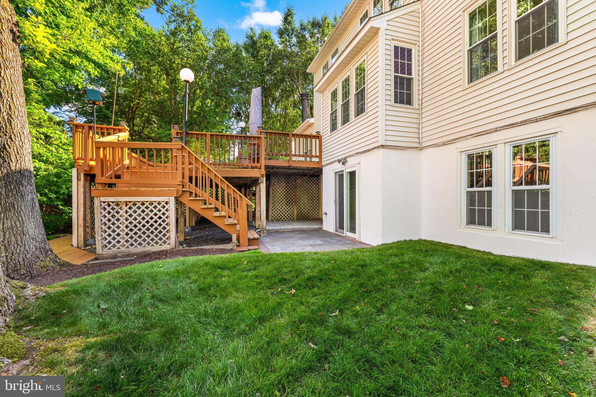 LONGWOOD KNOLLS - Residential