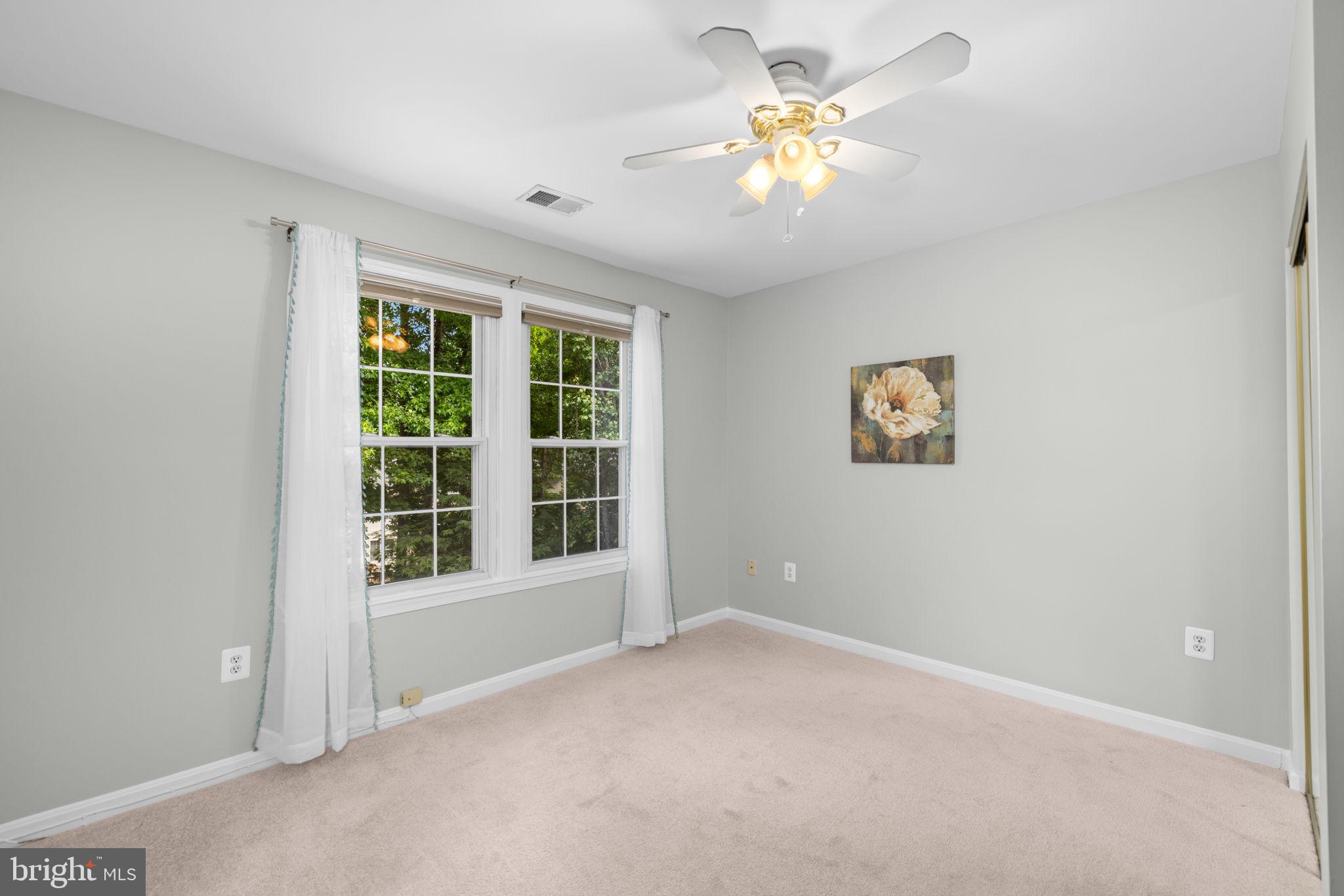 LONGWOOD KNOLLS - Residential
