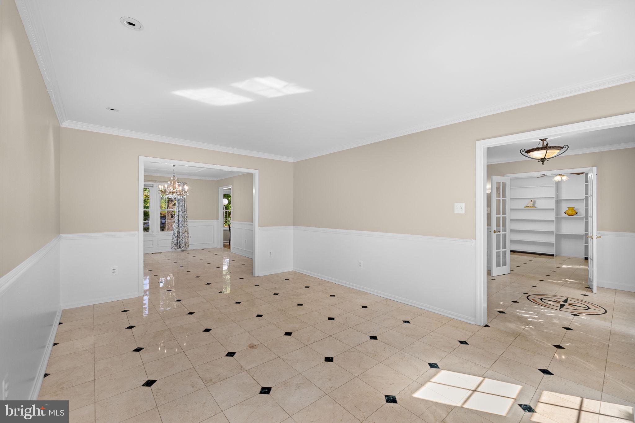 LONGWOOD KNOLLS - Residential
