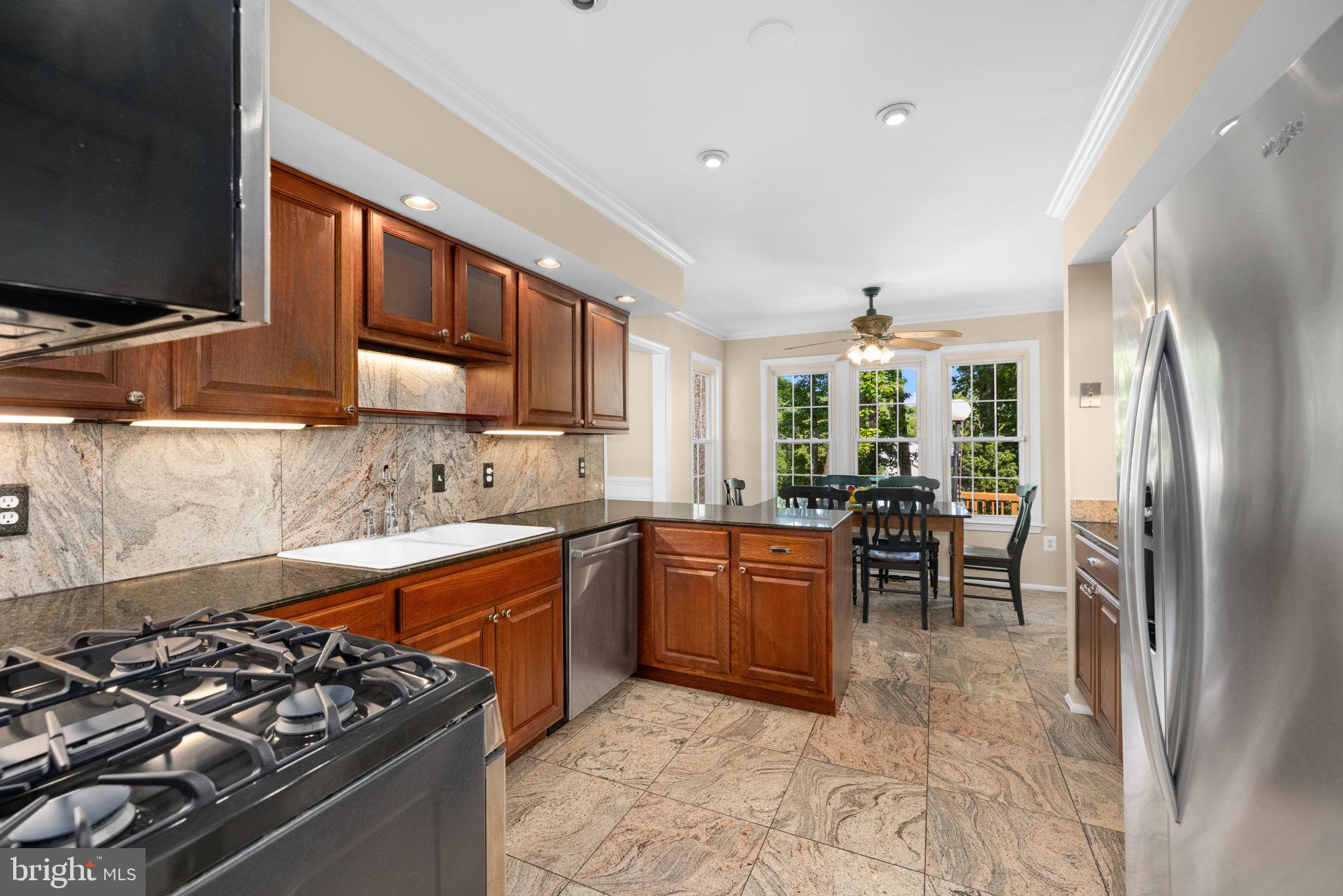 LONGWOOD KNOLLS - Residential