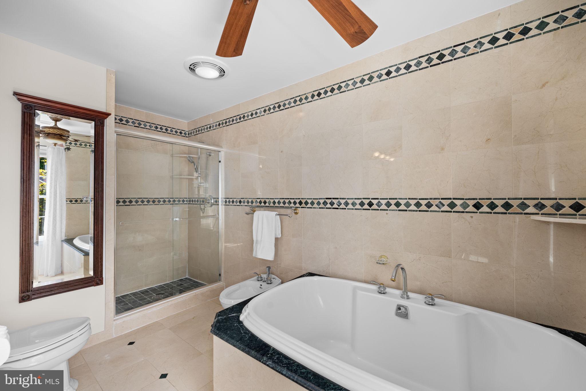 LONGWOOD KNOLLS - Residential