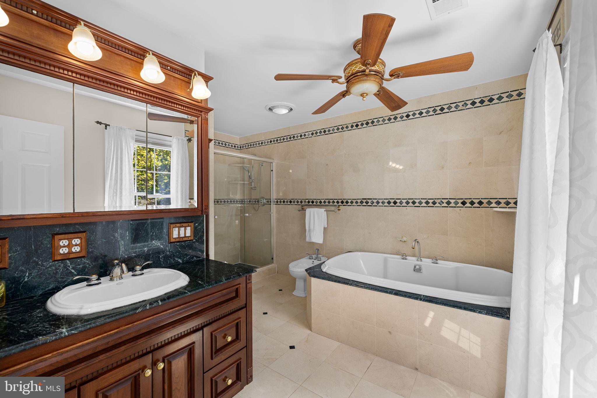 LONGWOOD KNOLLS - Residential