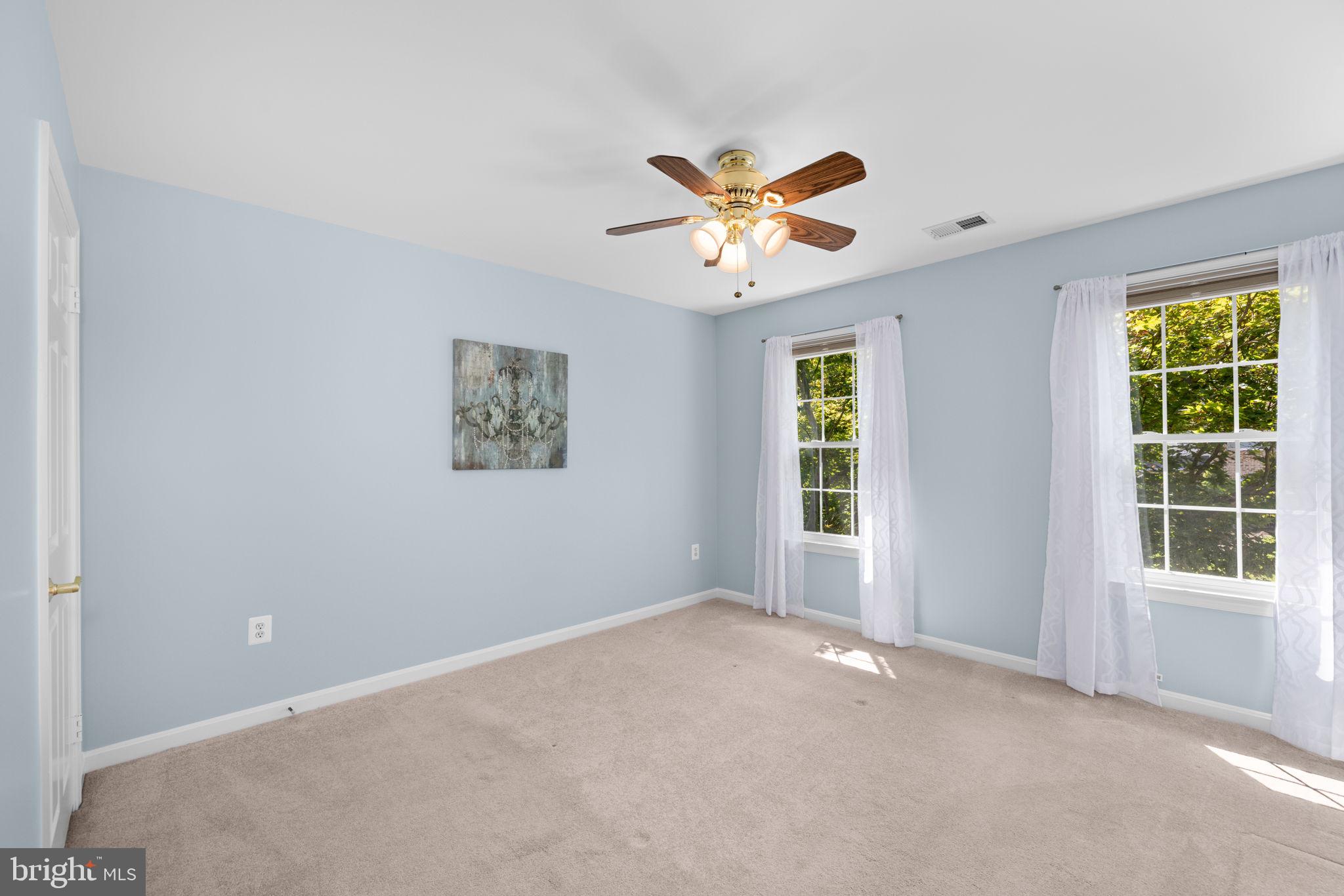 LONGWOOD KNOLLS - Residential