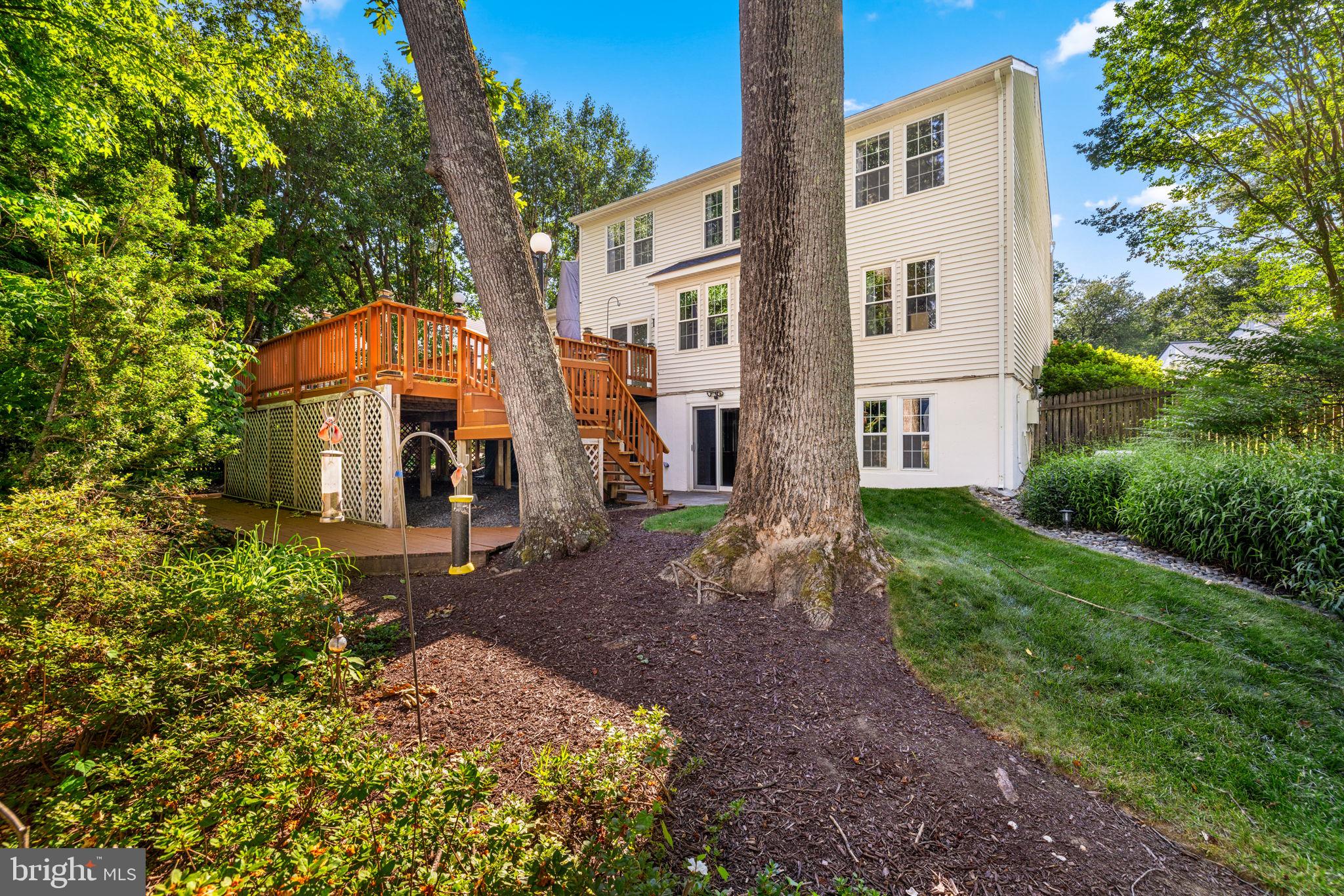 LONGWOOD KNOLLS - Residential