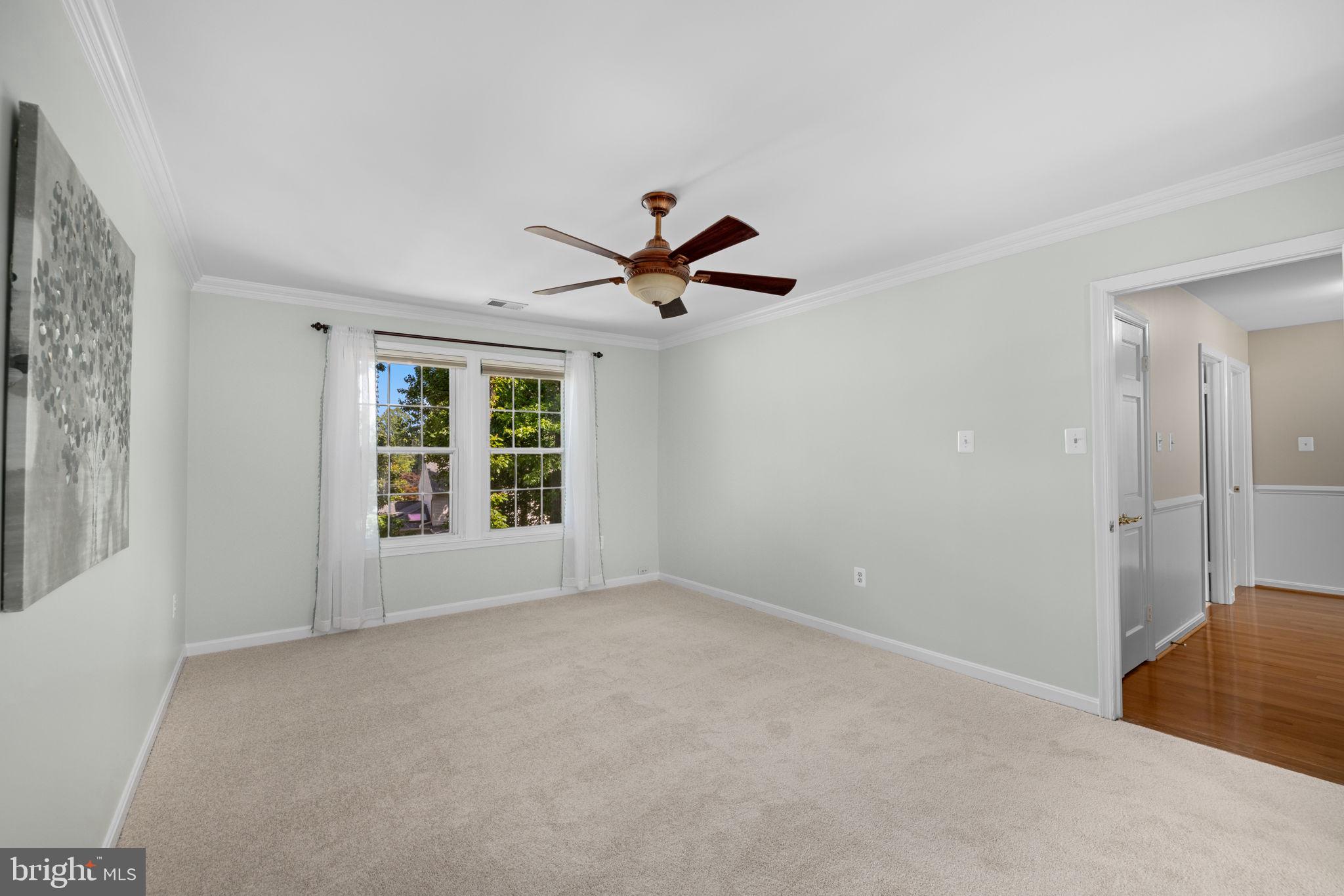 LONGWOOD KNOLLS - Residential
