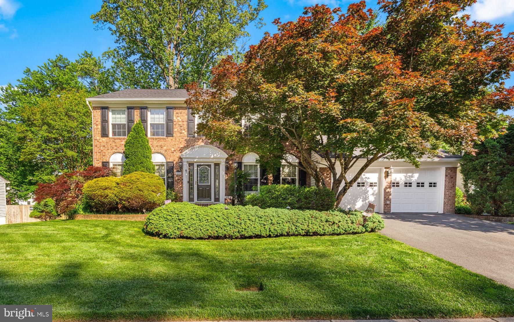 LONGWOOD KNOLLS - Residential