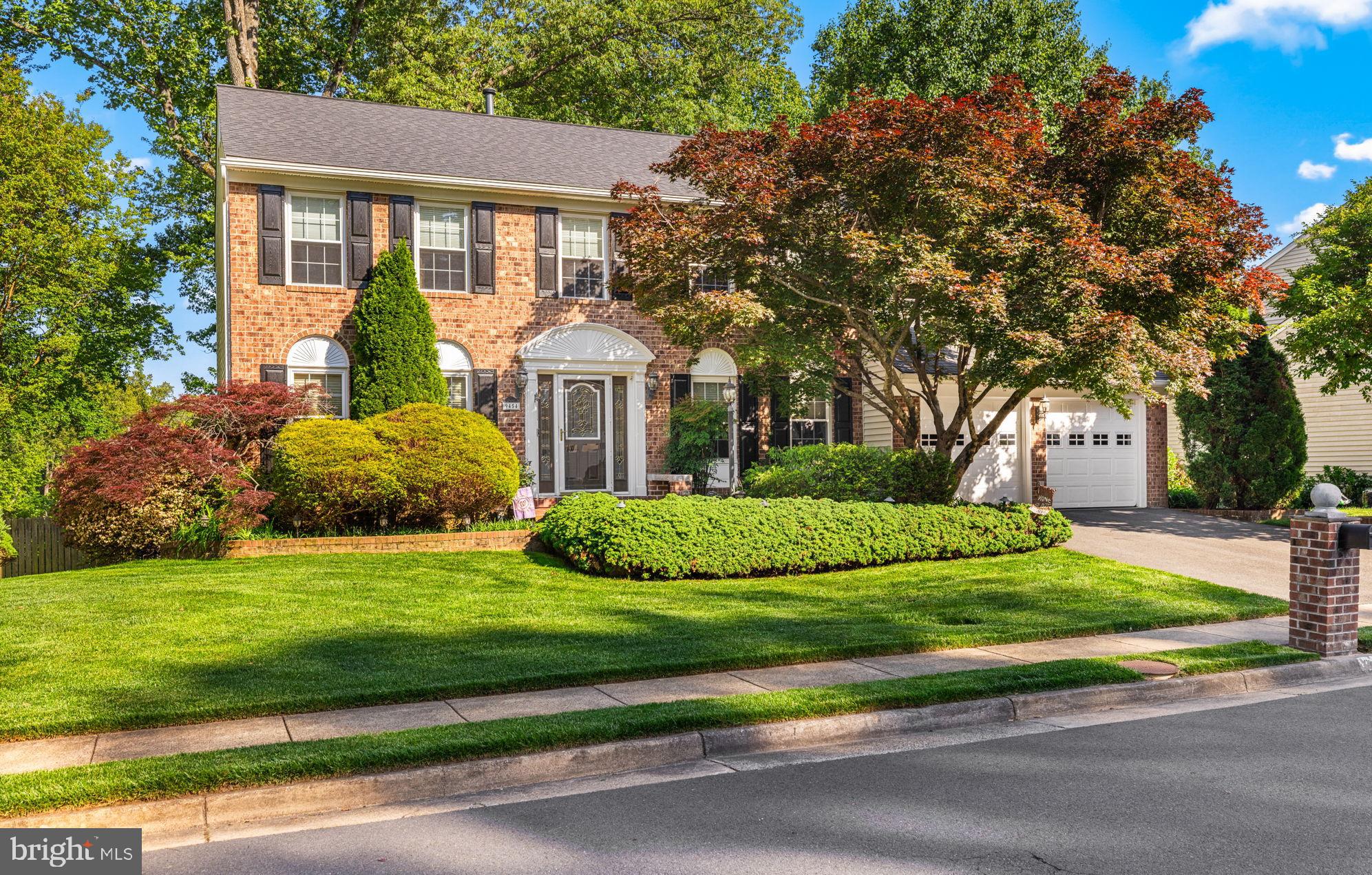 LONGWOOD KNOLLS - Residential