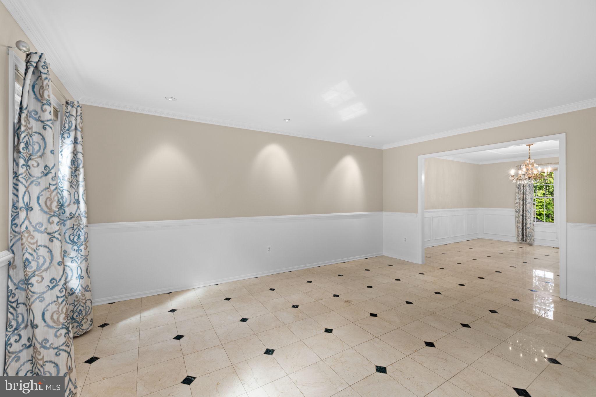 LONGWOOD KNOLLS - Residential