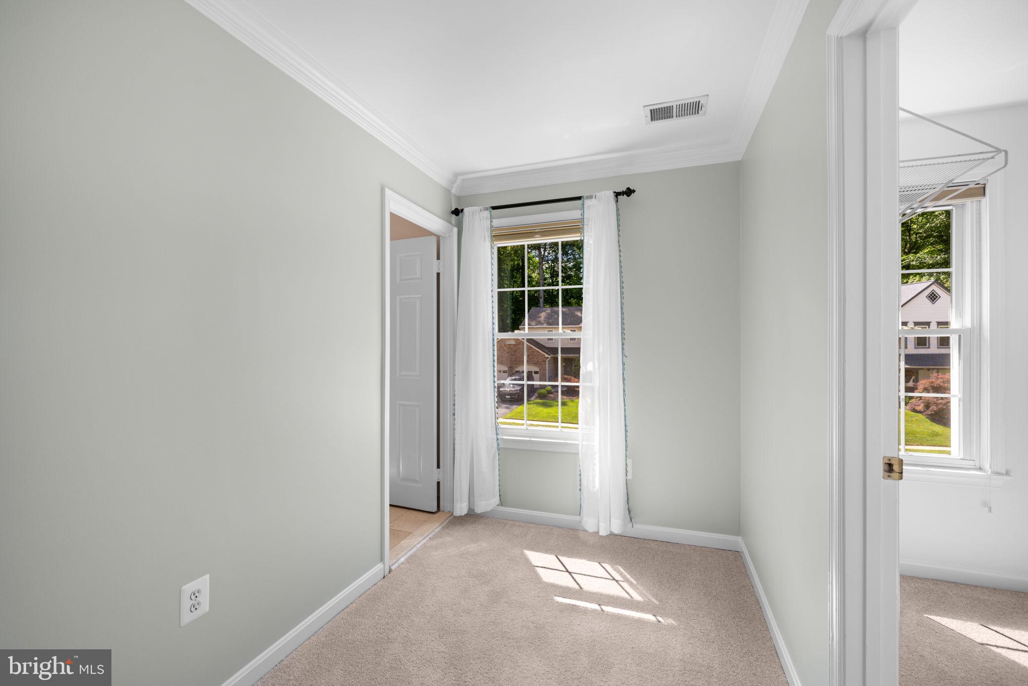 LONGWOOD KNOLLS - Residential