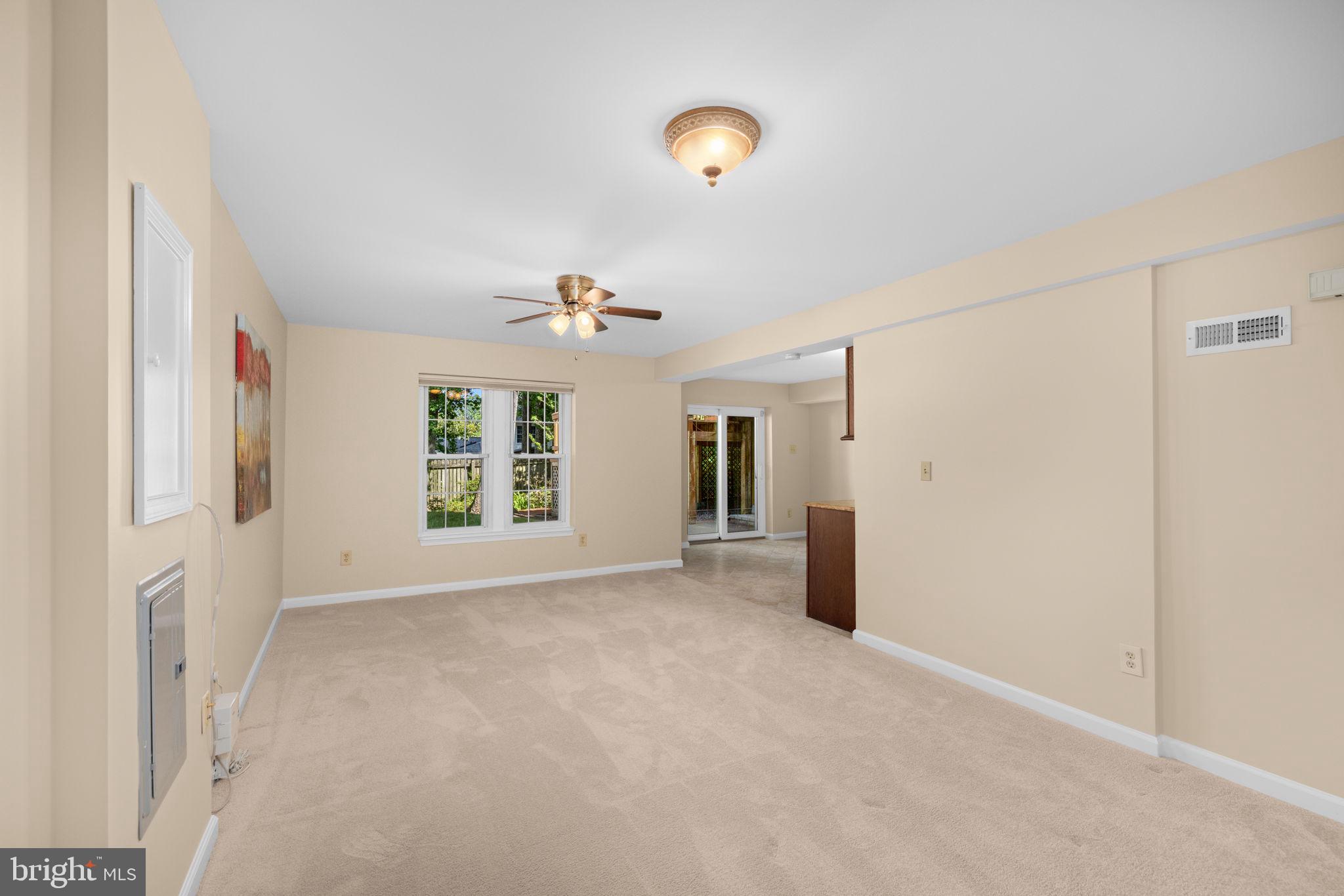 LONGWOOD KNOLLS - Residential