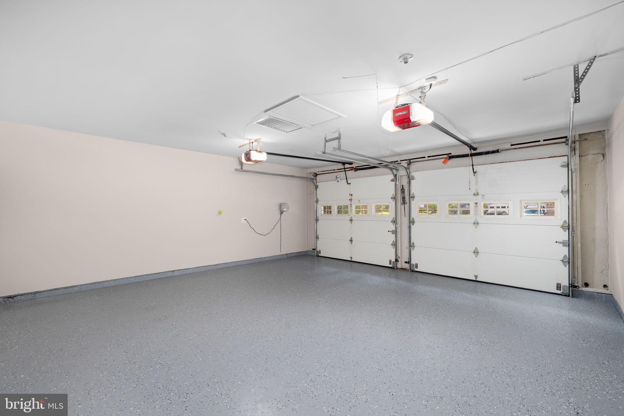 LONGWOOD KNOLLS - Residential