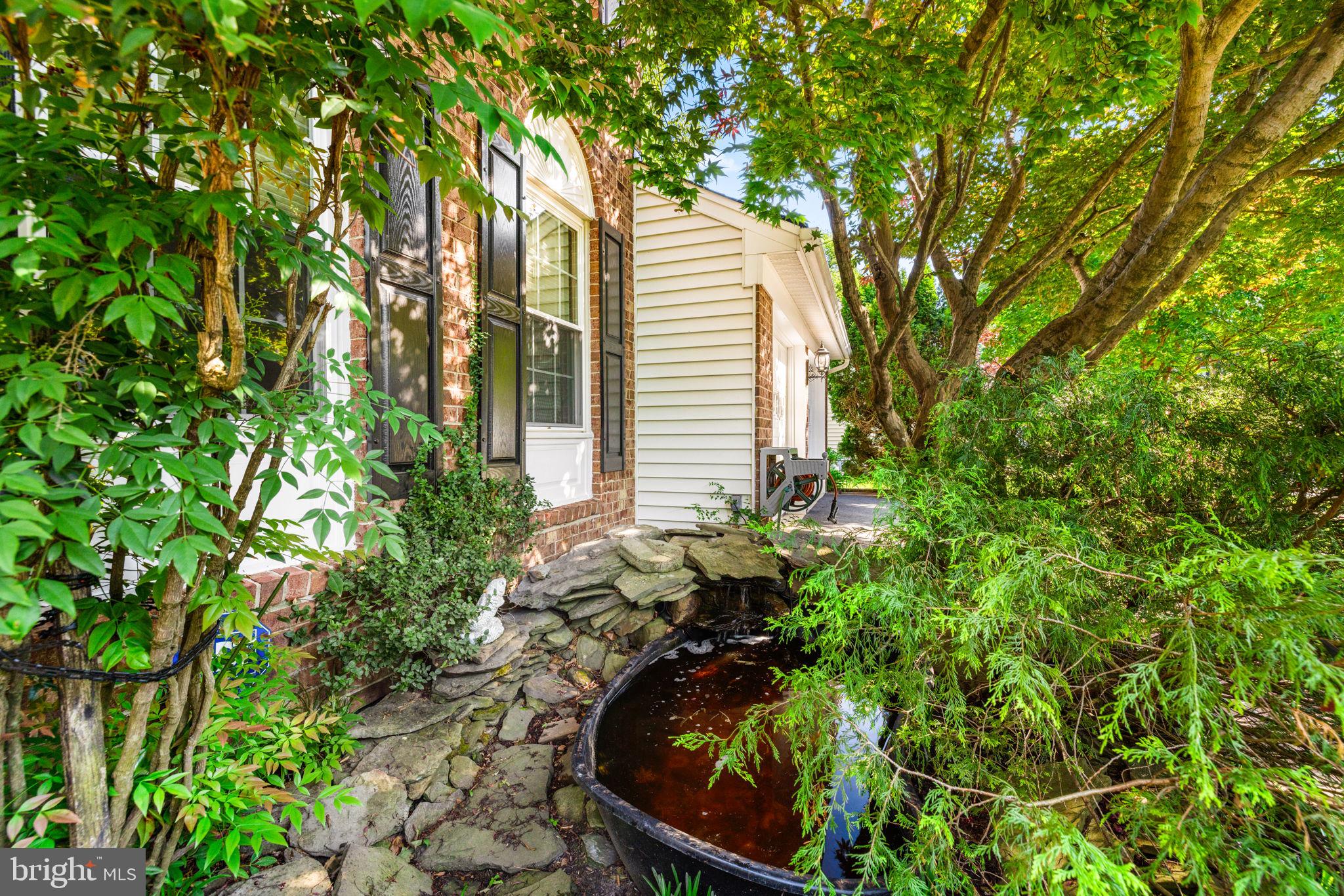 LONGWOOD KNOLLS - Residential