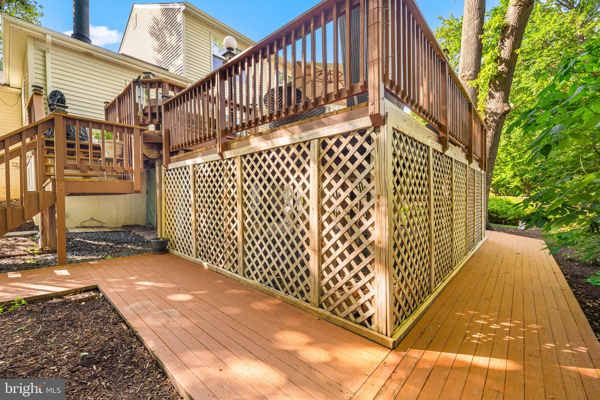LONGWOOD KNOLLS - Residential
