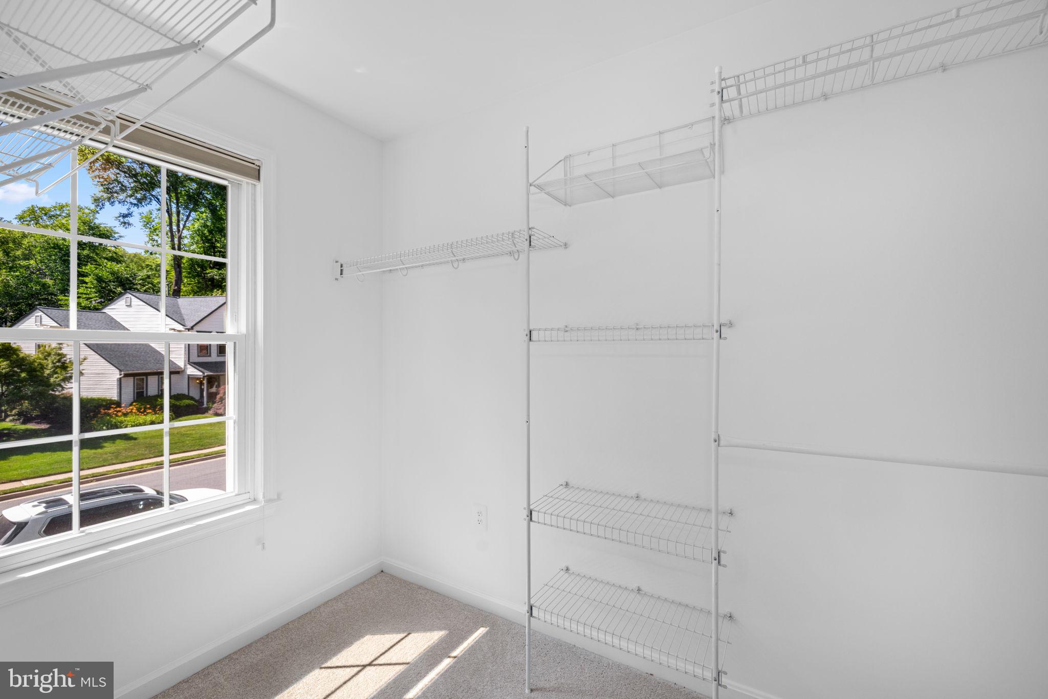 LONGWOOD KNOLLS - Residential