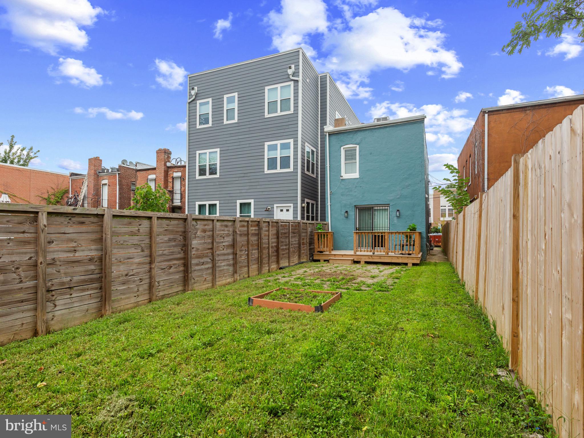 EAST VILLAGE - Residential