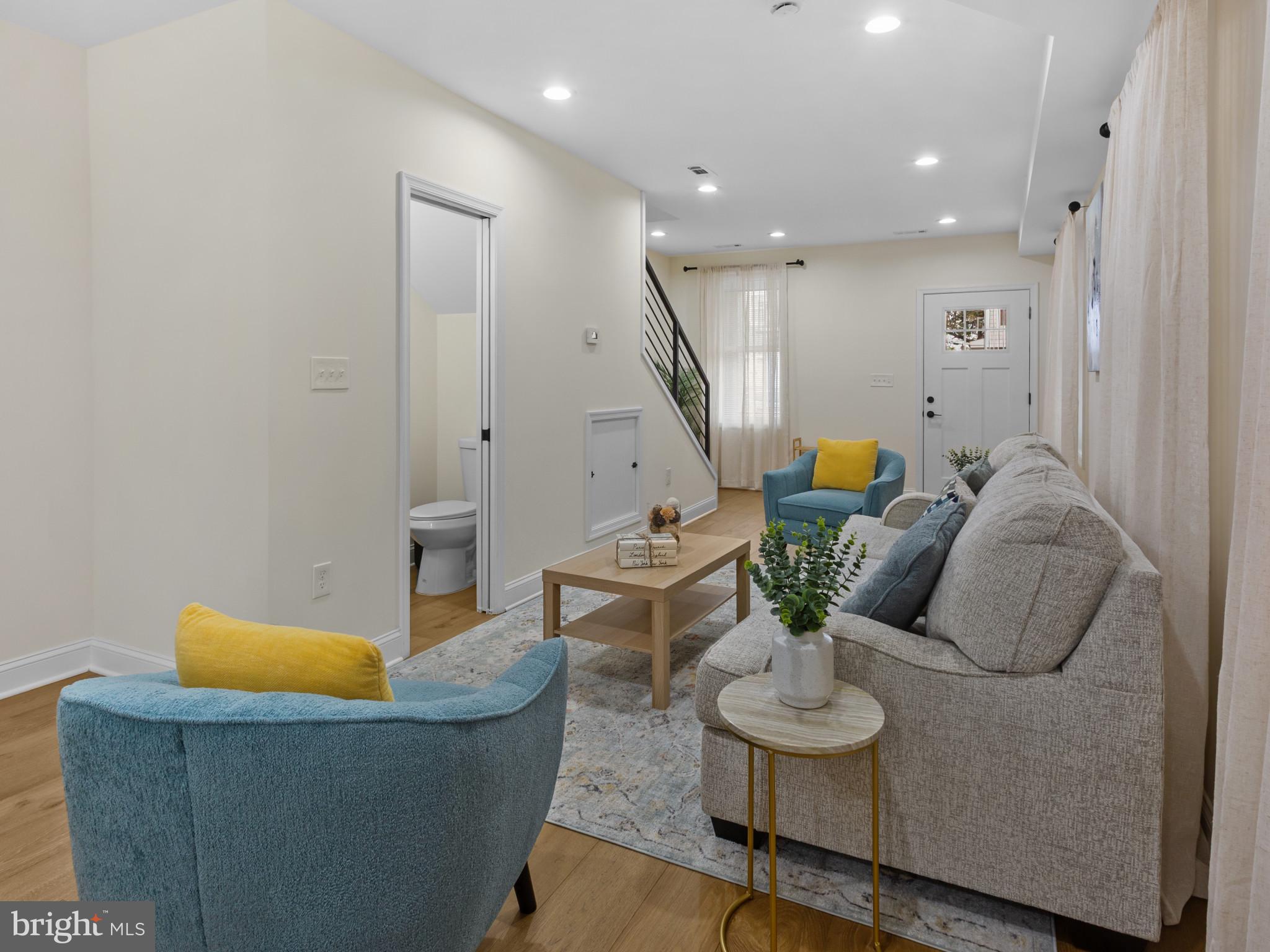EAST VILLAGE - Residential
