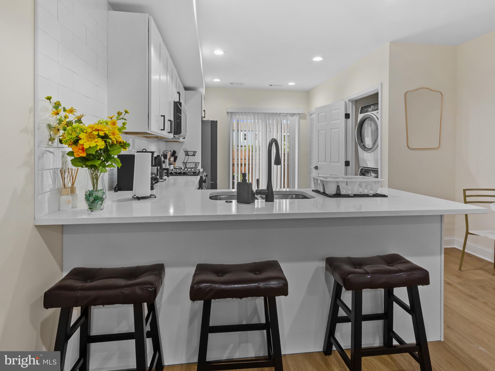 EAST VILLAGE - Residential
