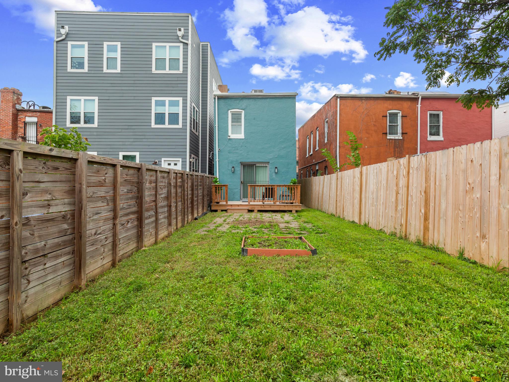 EAST VILLAGE - Residential