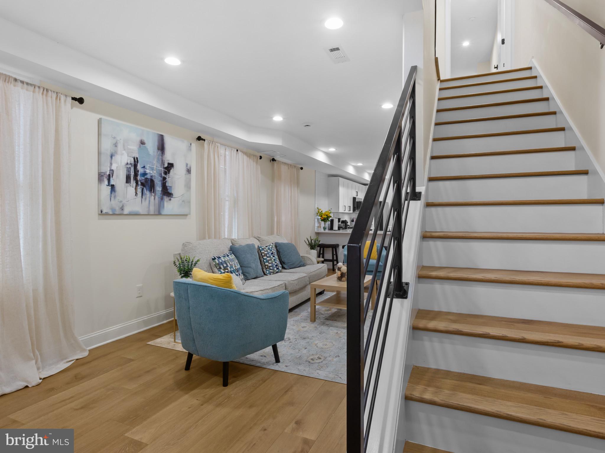 EAST VILLAGE - Residential