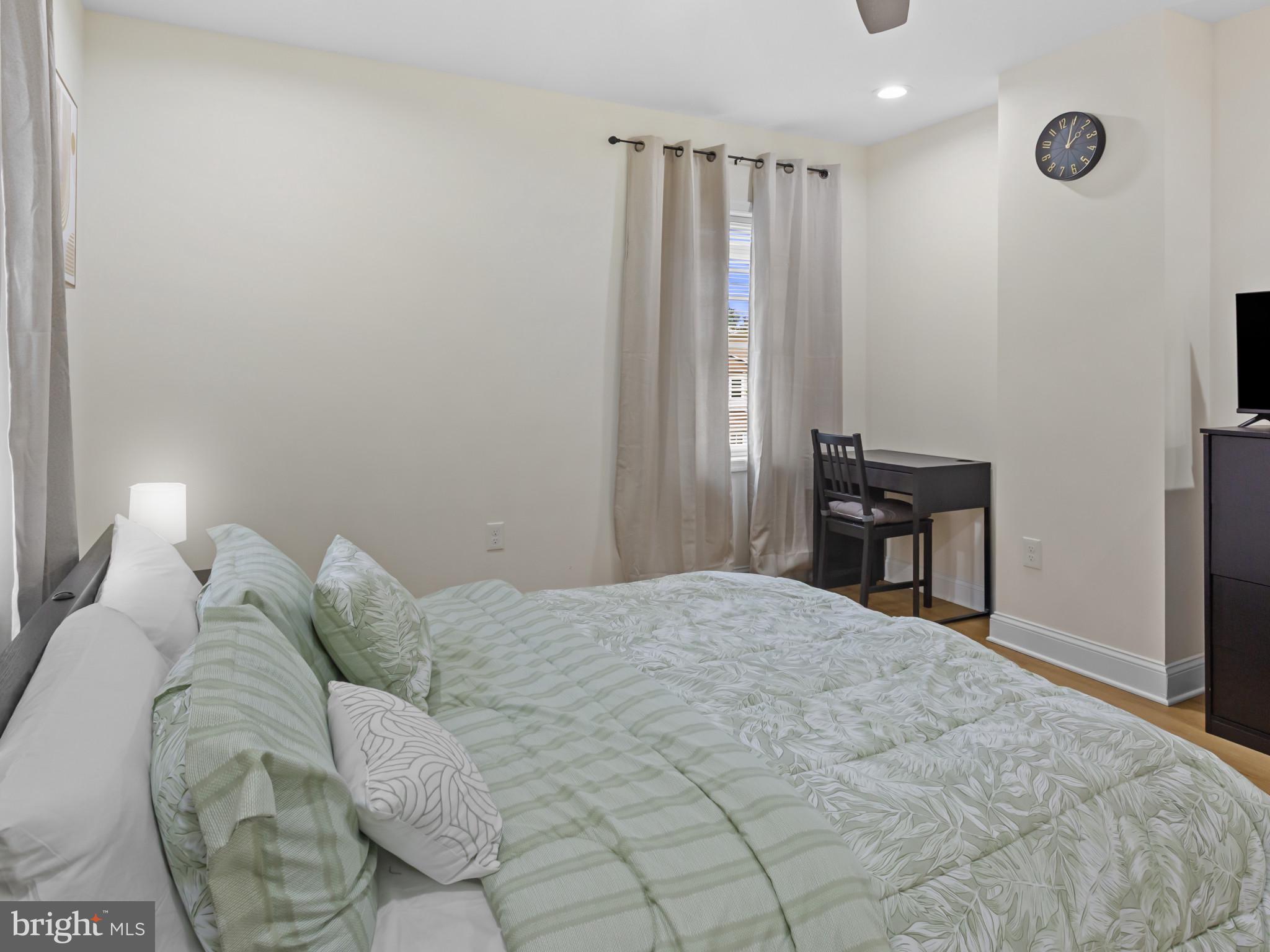 EAST VILLAGE - Residential