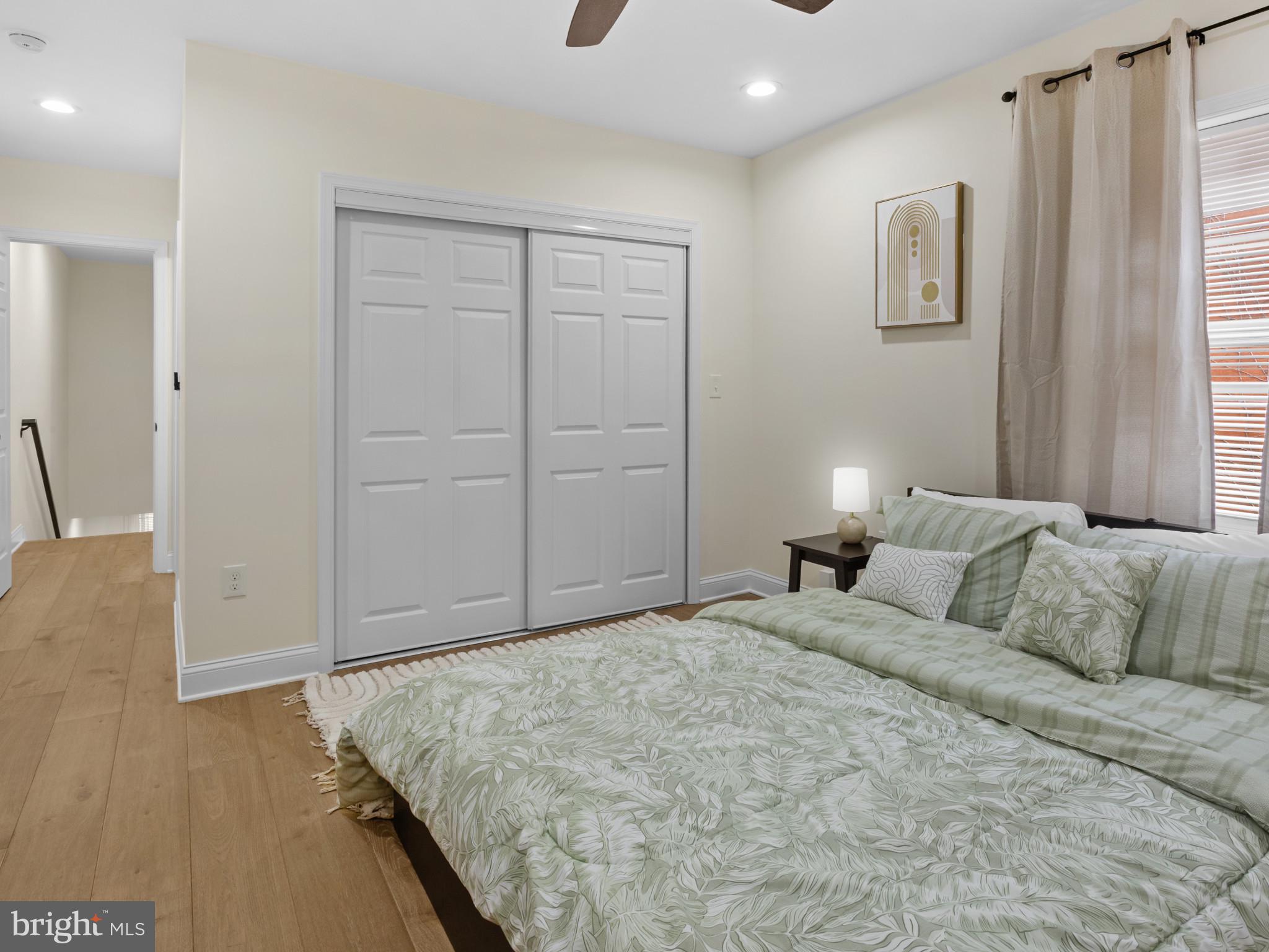 EAST VILLAGE - Residential