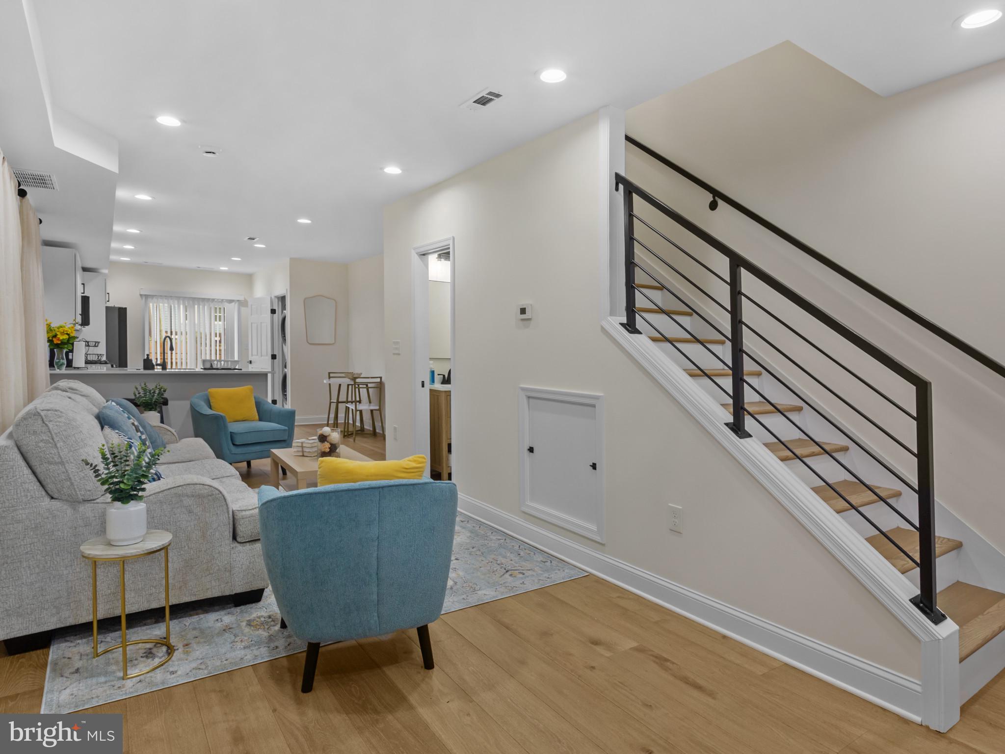 EAST VILLAGE - Residential
