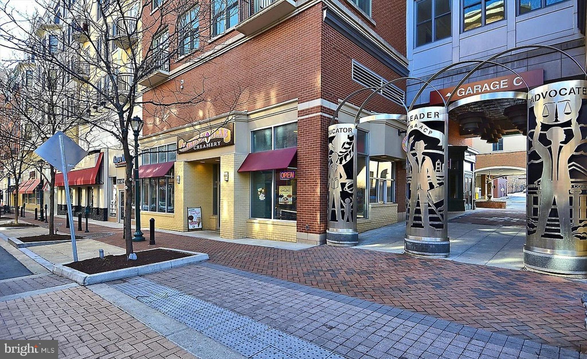 AMERICANA CENTRE - Residential