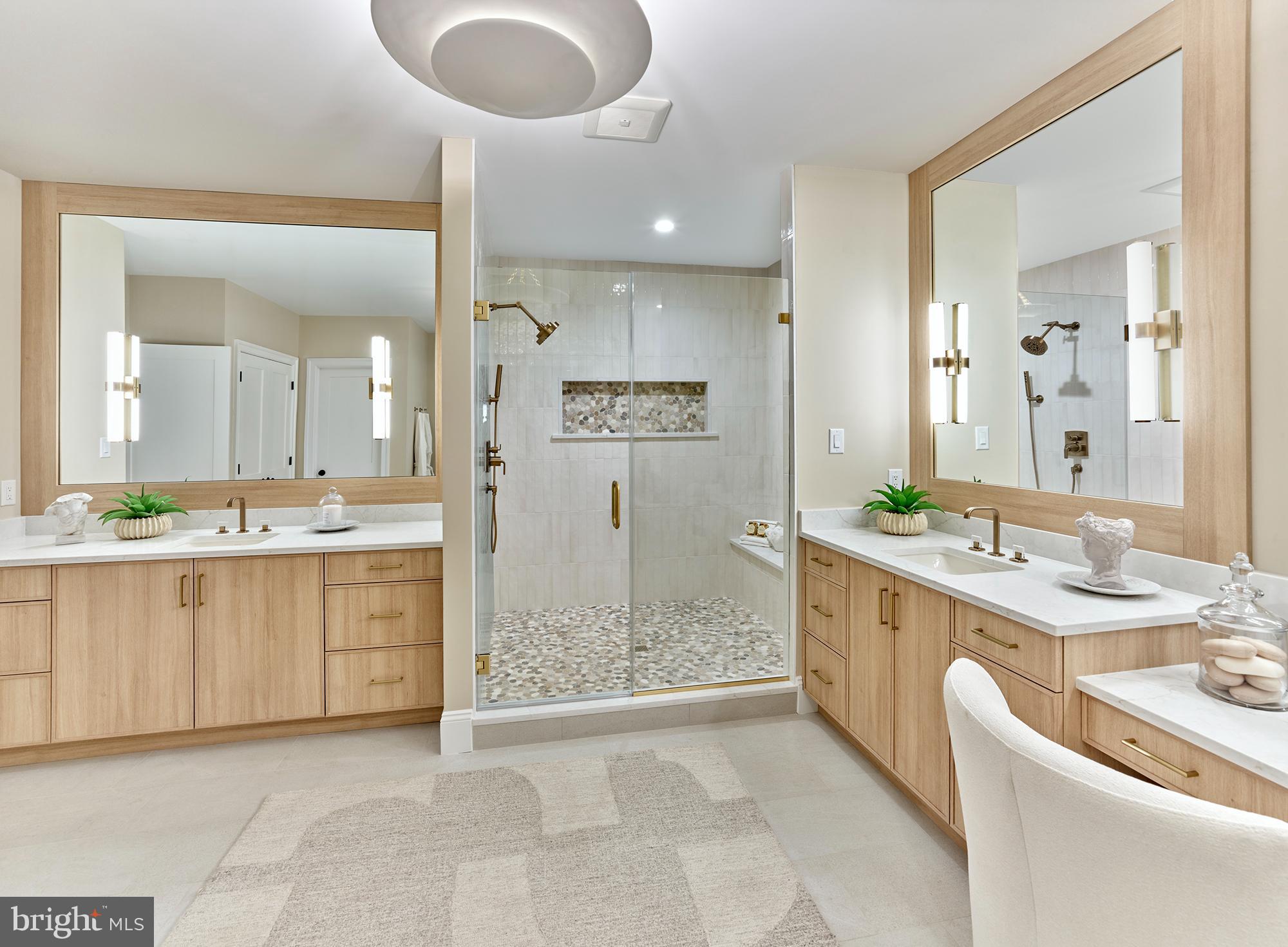 RADNOR HUNT - Residential