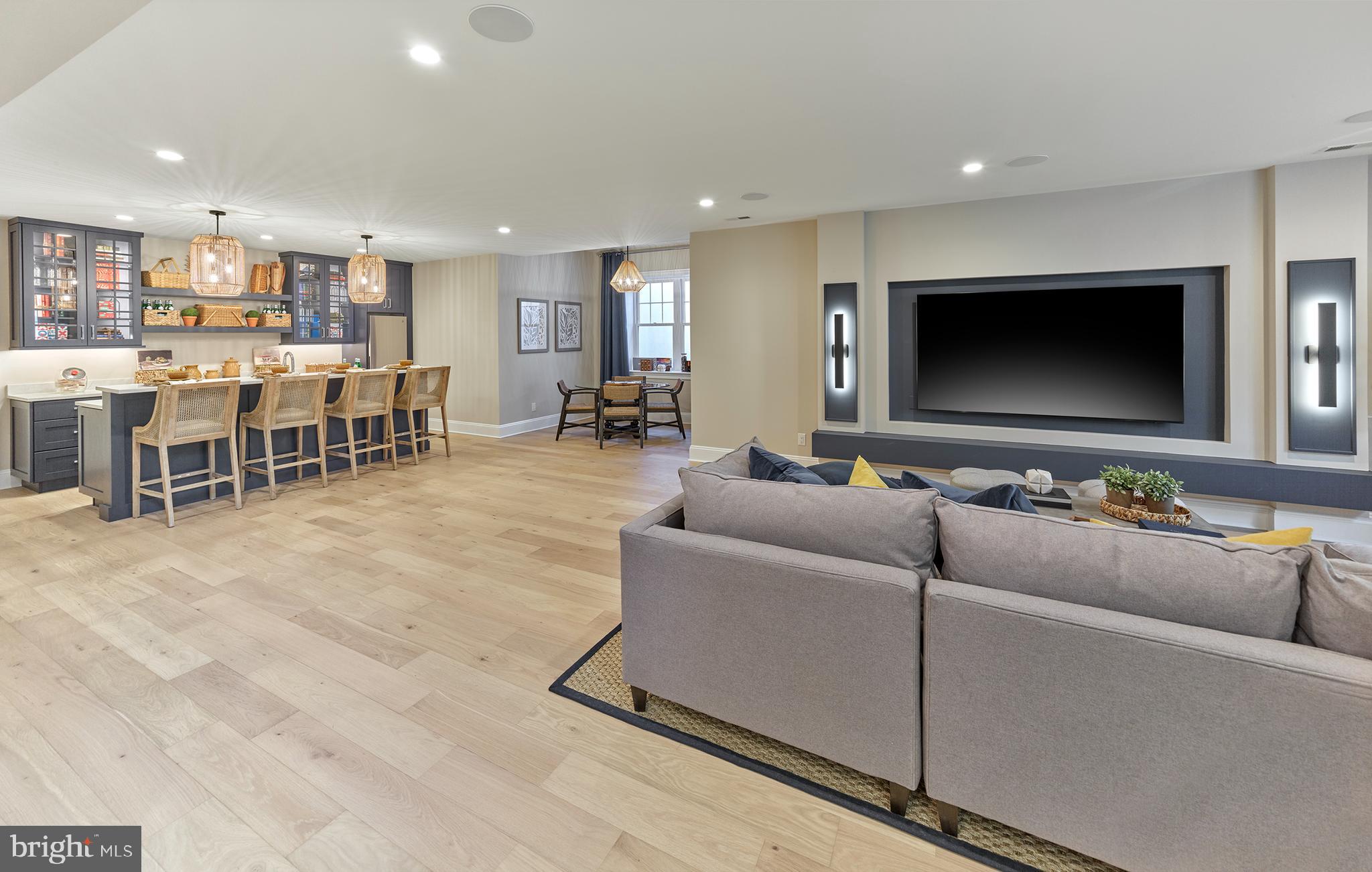 RADNOR HUNT - Residential