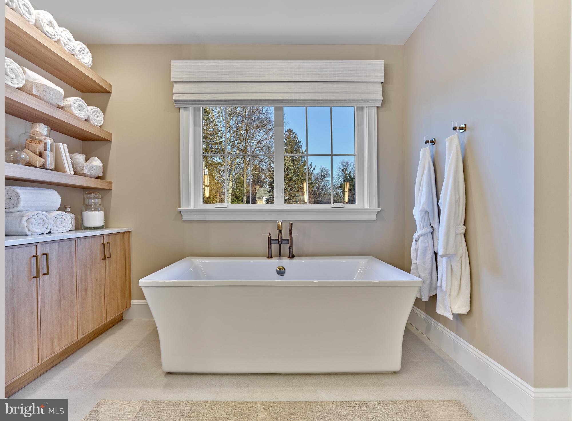 RADNOR HUNT - Residential