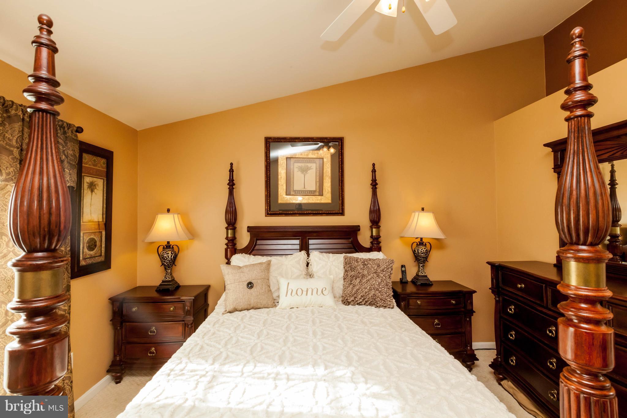 SEVEN OAKS - Residential
