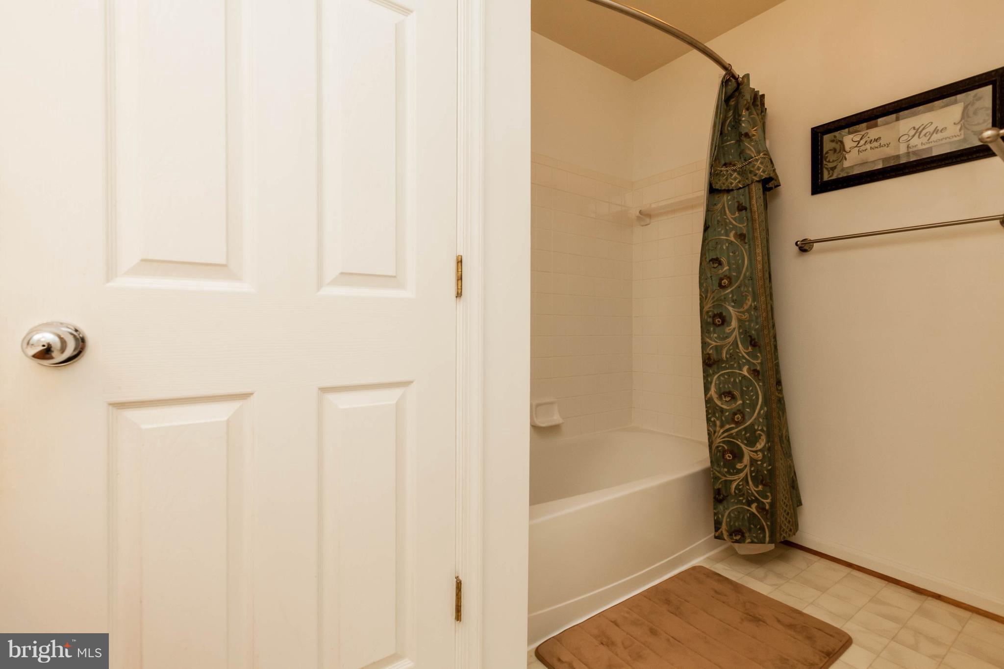 SEVEN OAKS - Residential