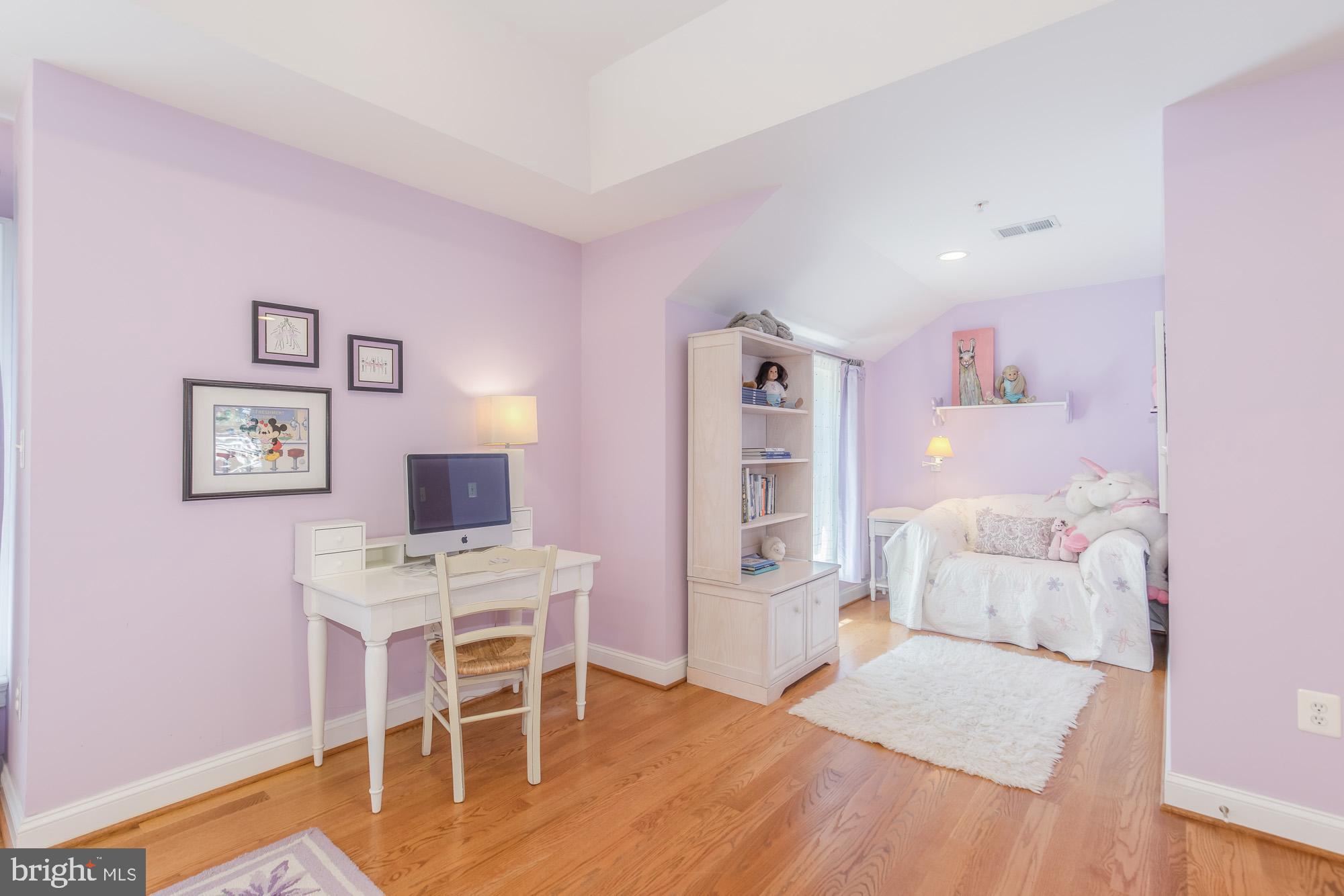 BRADLEY HILLS - Residential