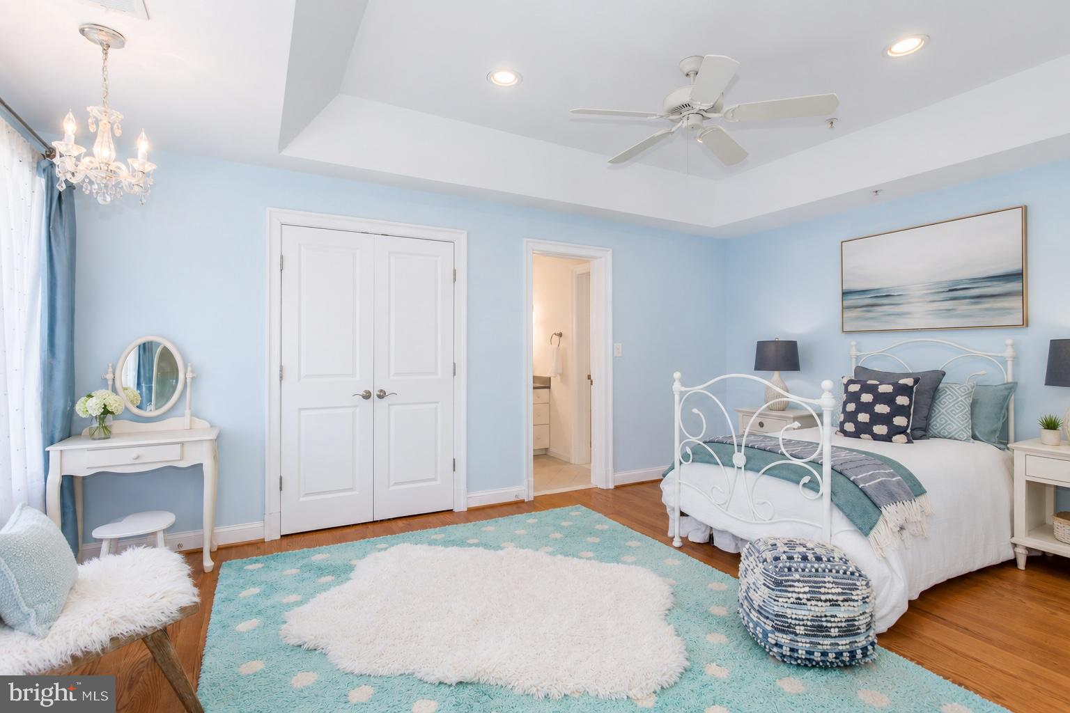 BRADLEY HILLS - Residential