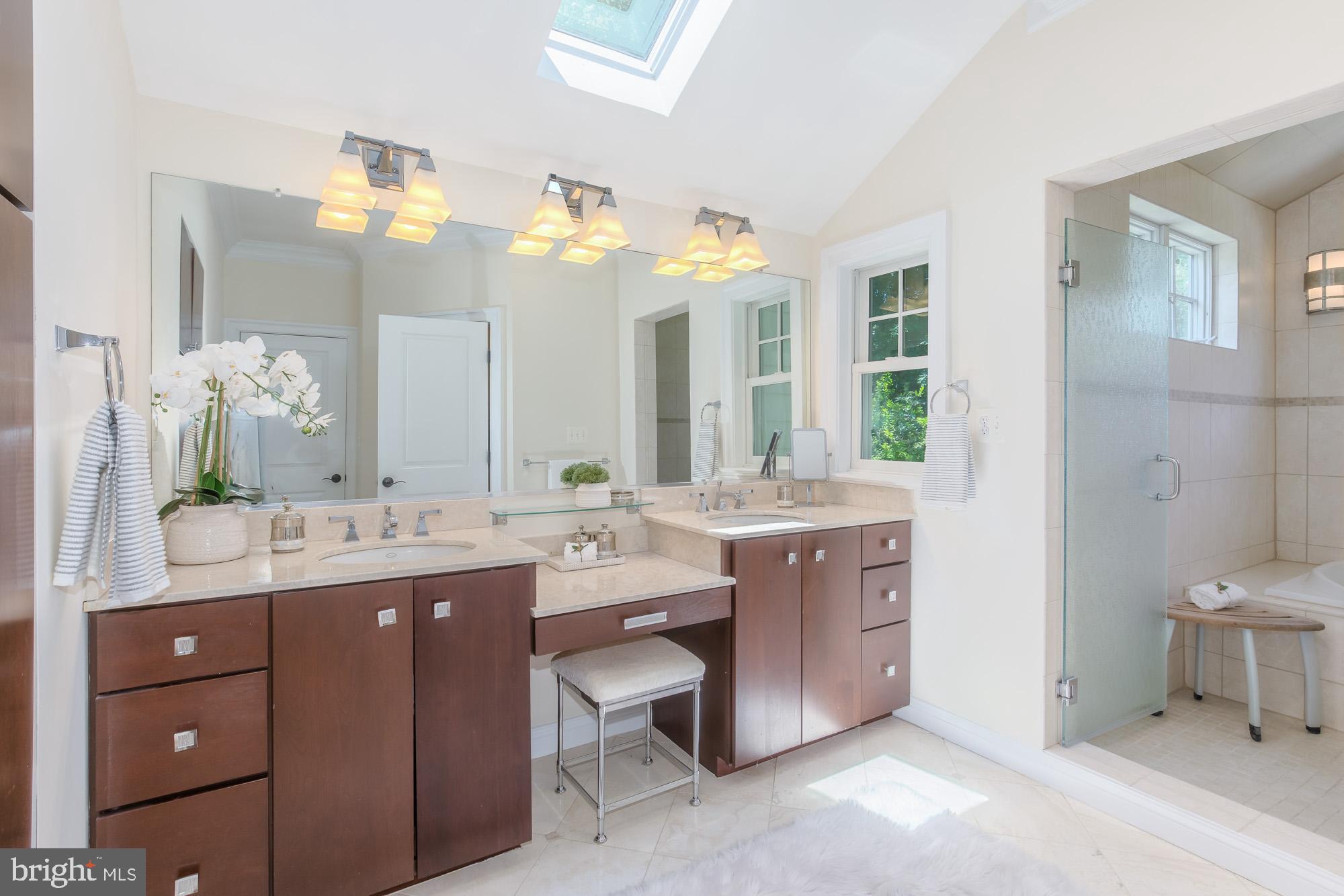 BRADLEY HILLS - Residential