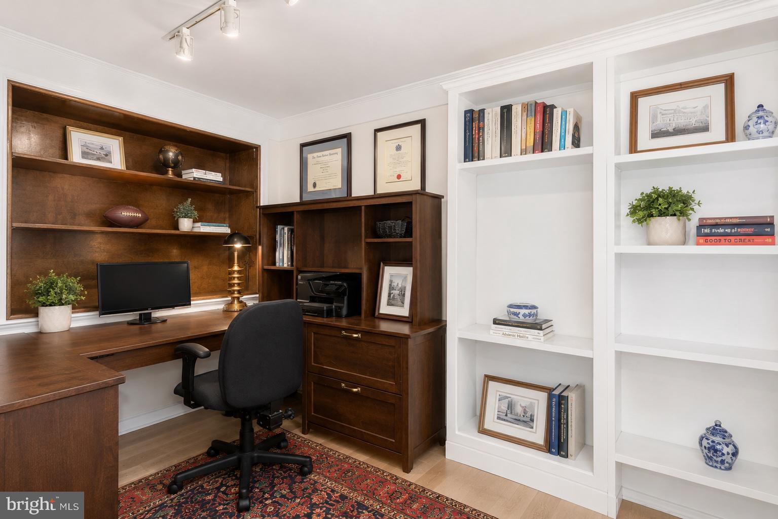 BRADLEY HILLS - Residential