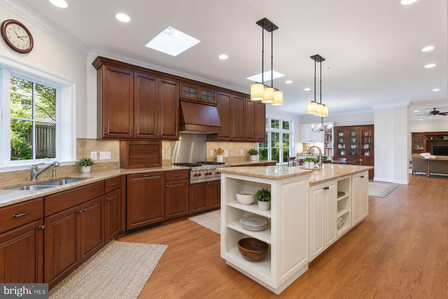 BRADLEY HILLS - Residential