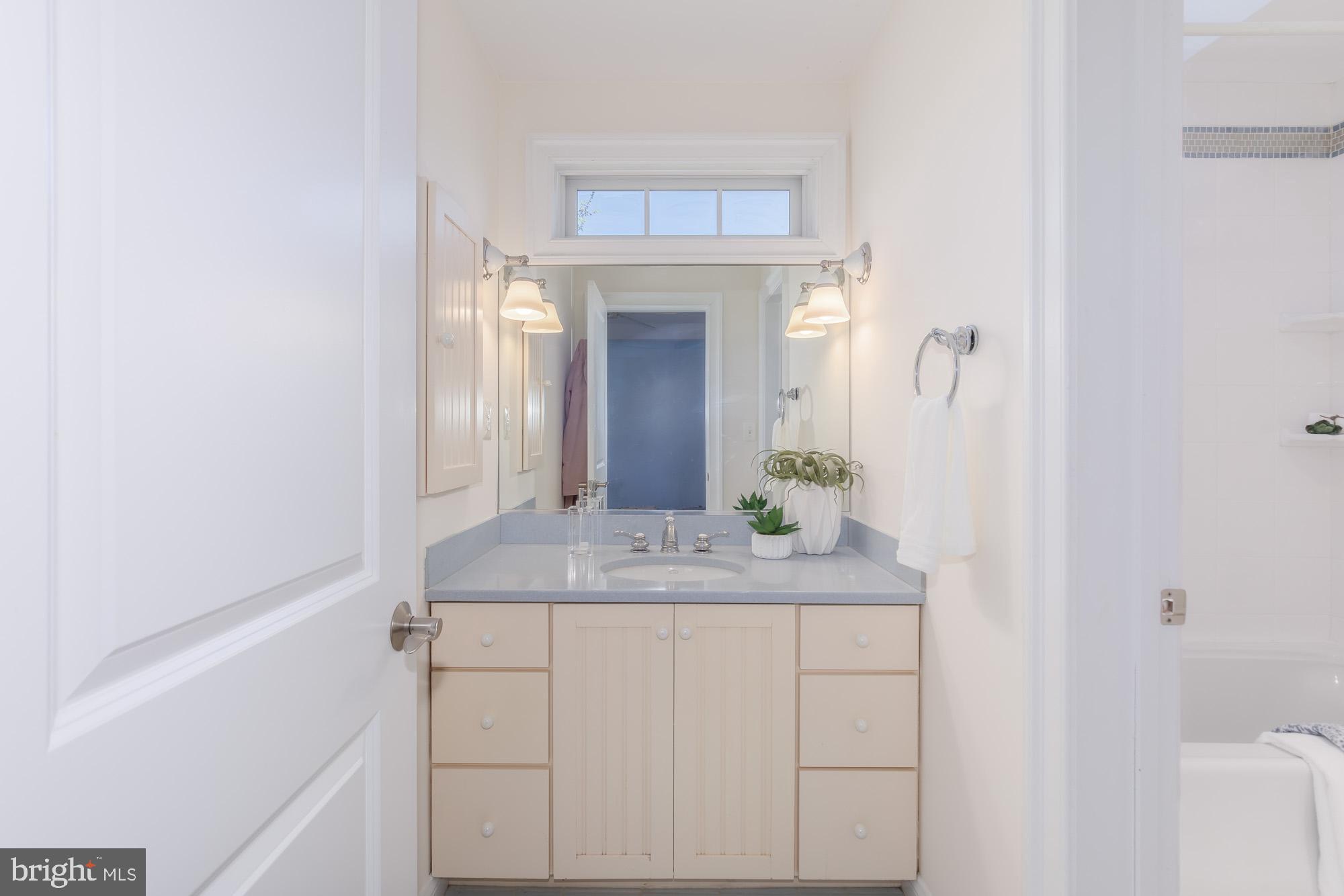 BRADLEY HILLS - Residential