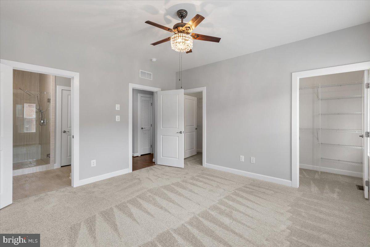 METRO ROW - Residential
