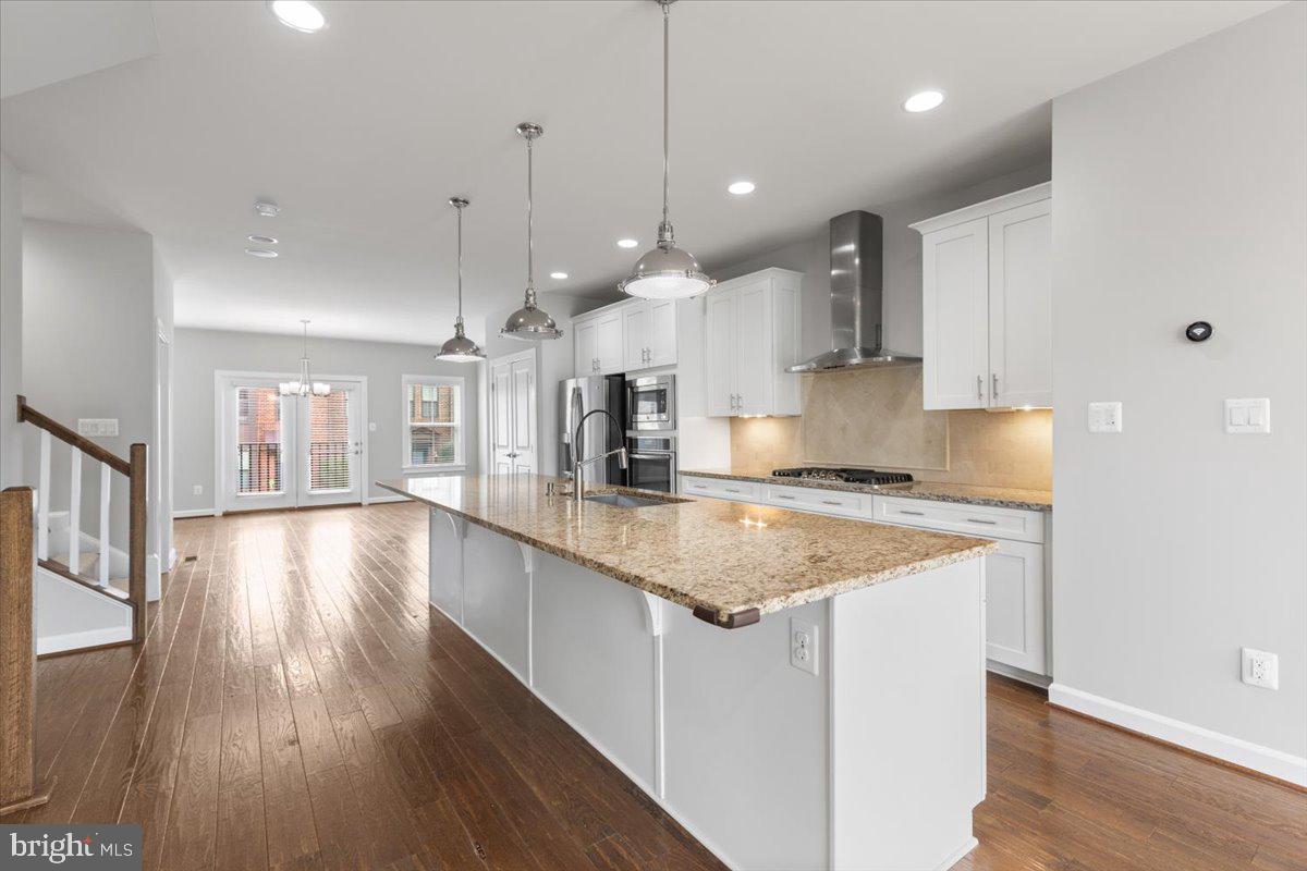 METRO ROW - Residential