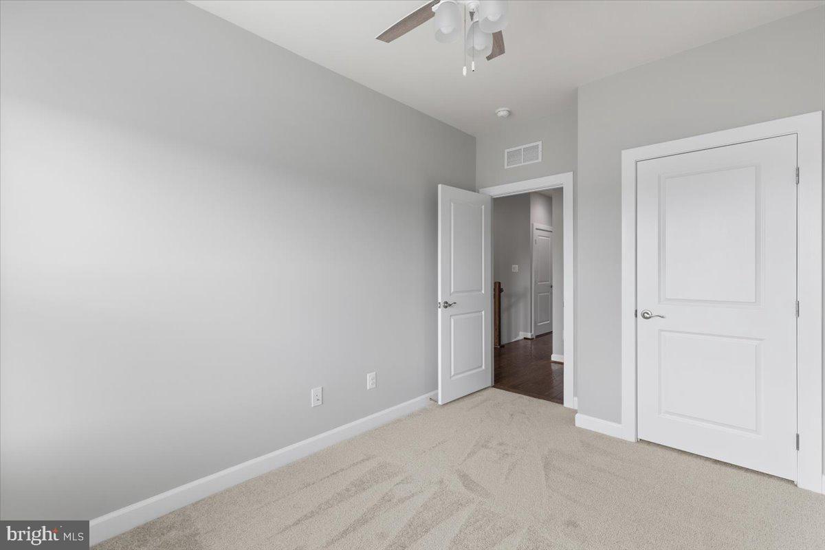 METRO ROW - Residential