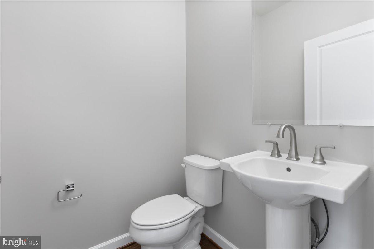 METRO ROW - Residential
